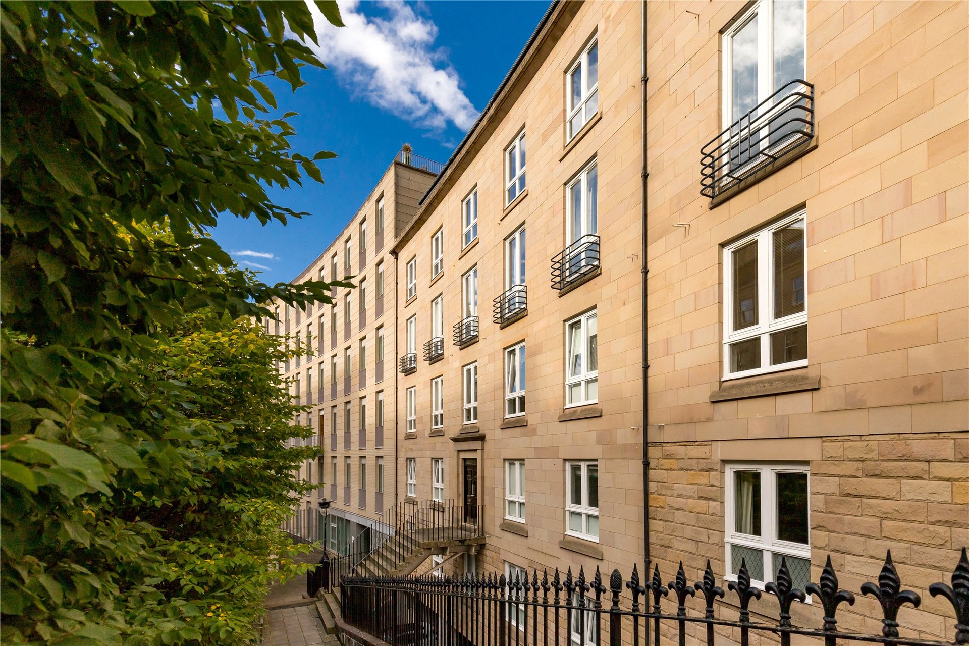 26/2 Fettes Row, Edinburgh, EH3 6RL - Picture #20