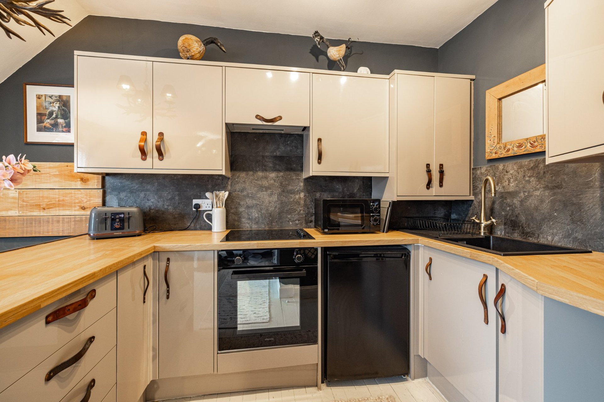 7B Abbey Place, Jedburgh, Scottish Borders, TD8 6BE - Picture #5