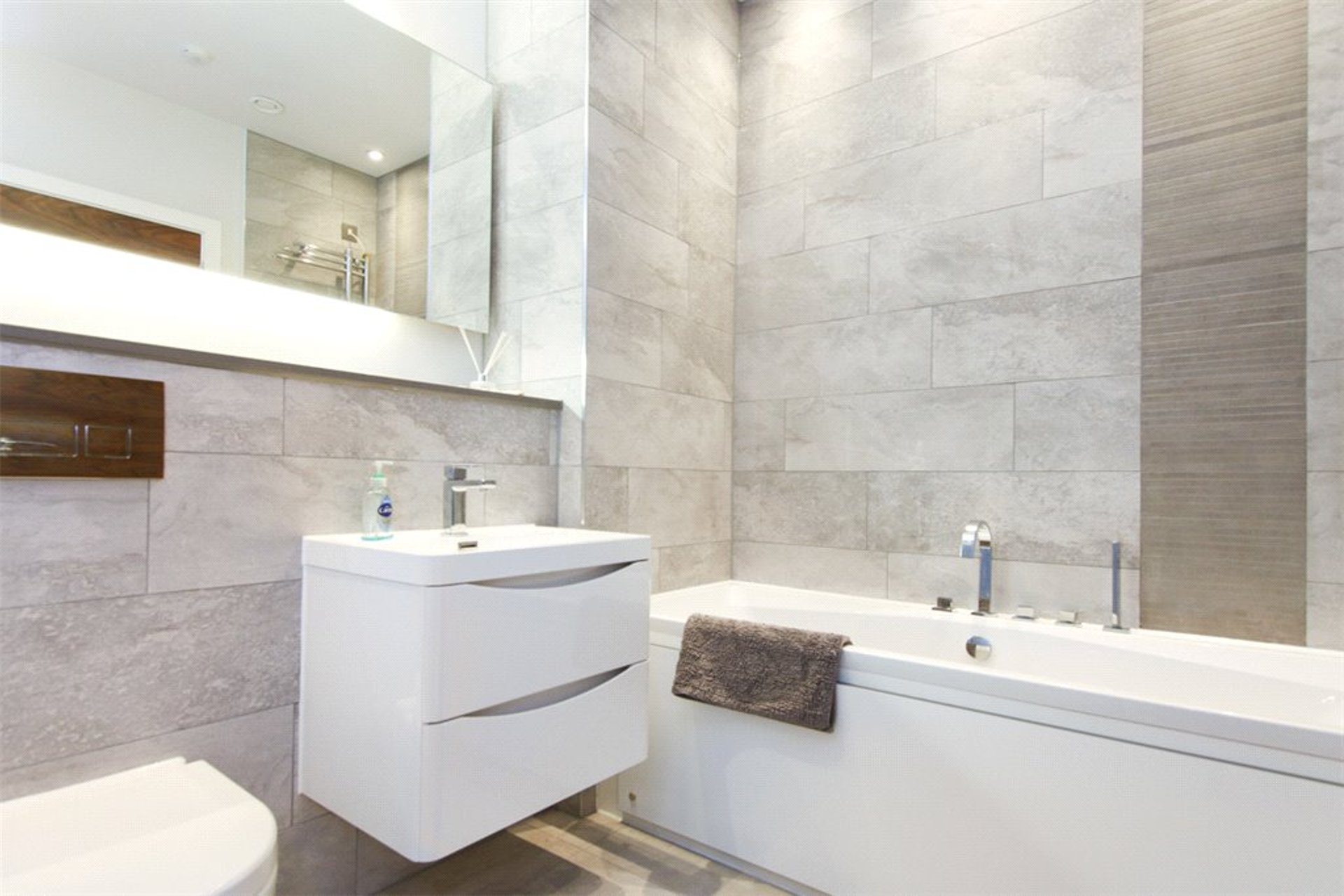 14 Brighouse Park Drive, Edinburgh, EH4 6QG - Picture #10