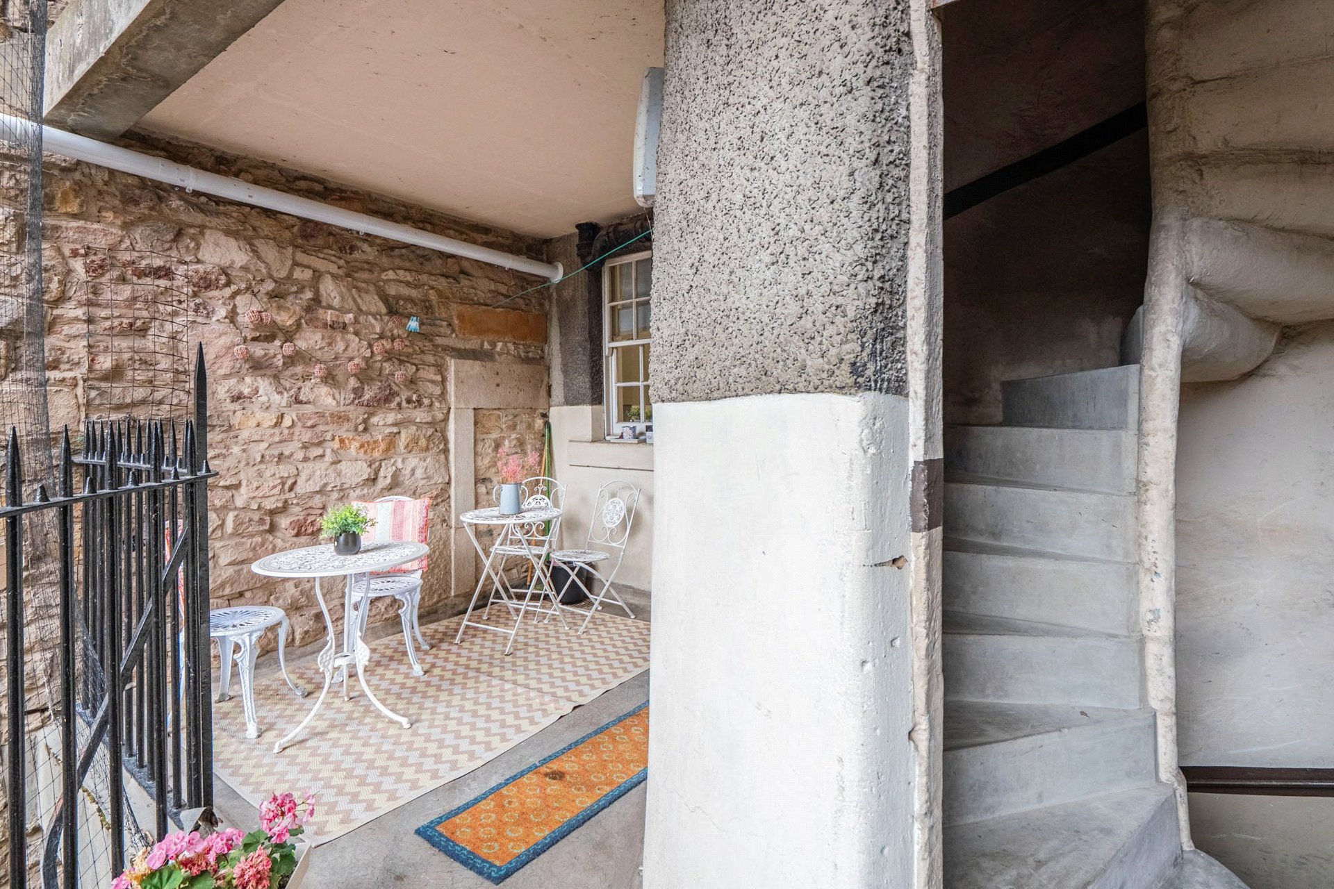 2/2 Tweeddale Court, 14 High Street, Edinburgh, Midlothian, EH1 1TE - Picture #4