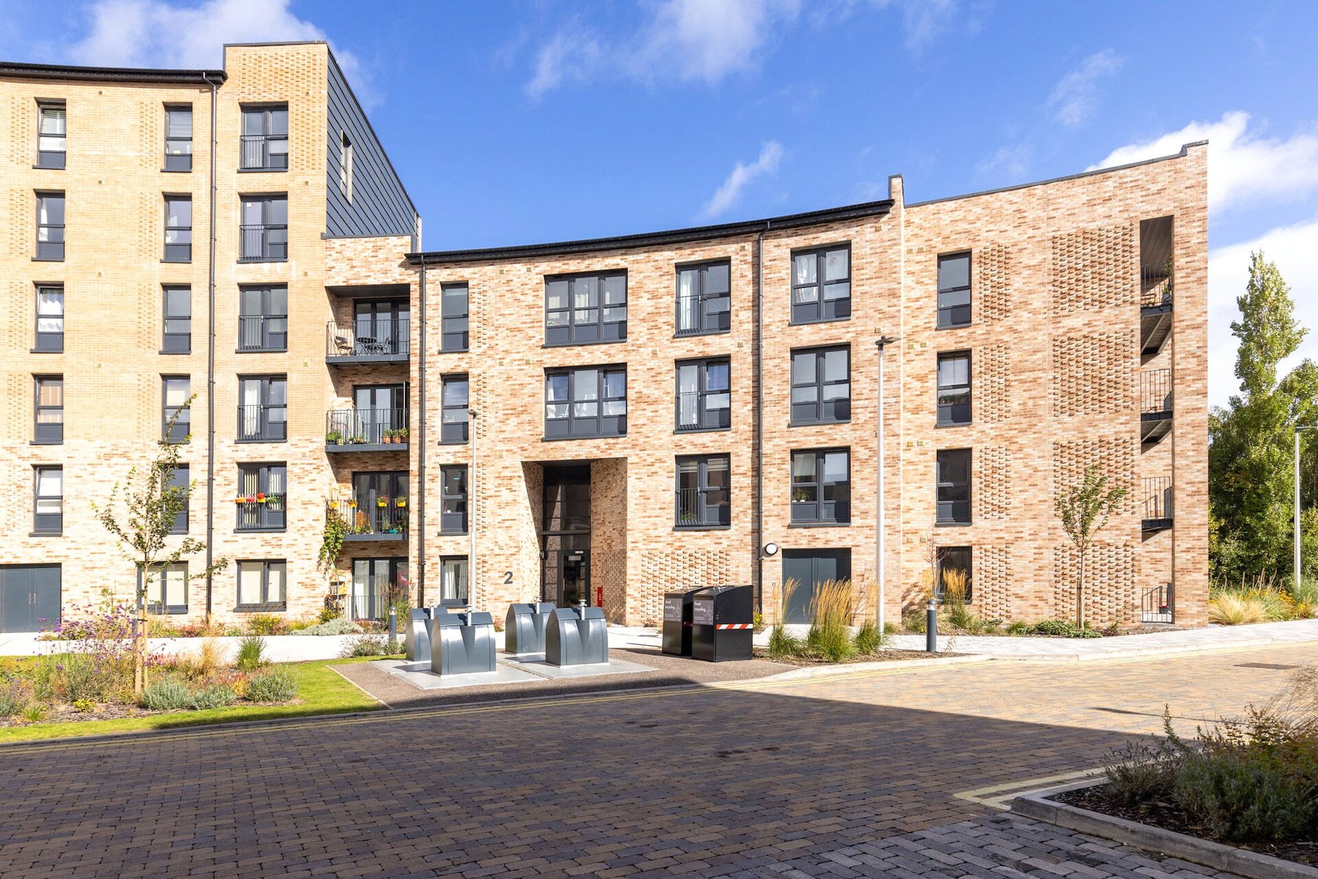 Flat 10, 2 Blackwell Road, Edinburgh, EH4 5FA - Picture #1
