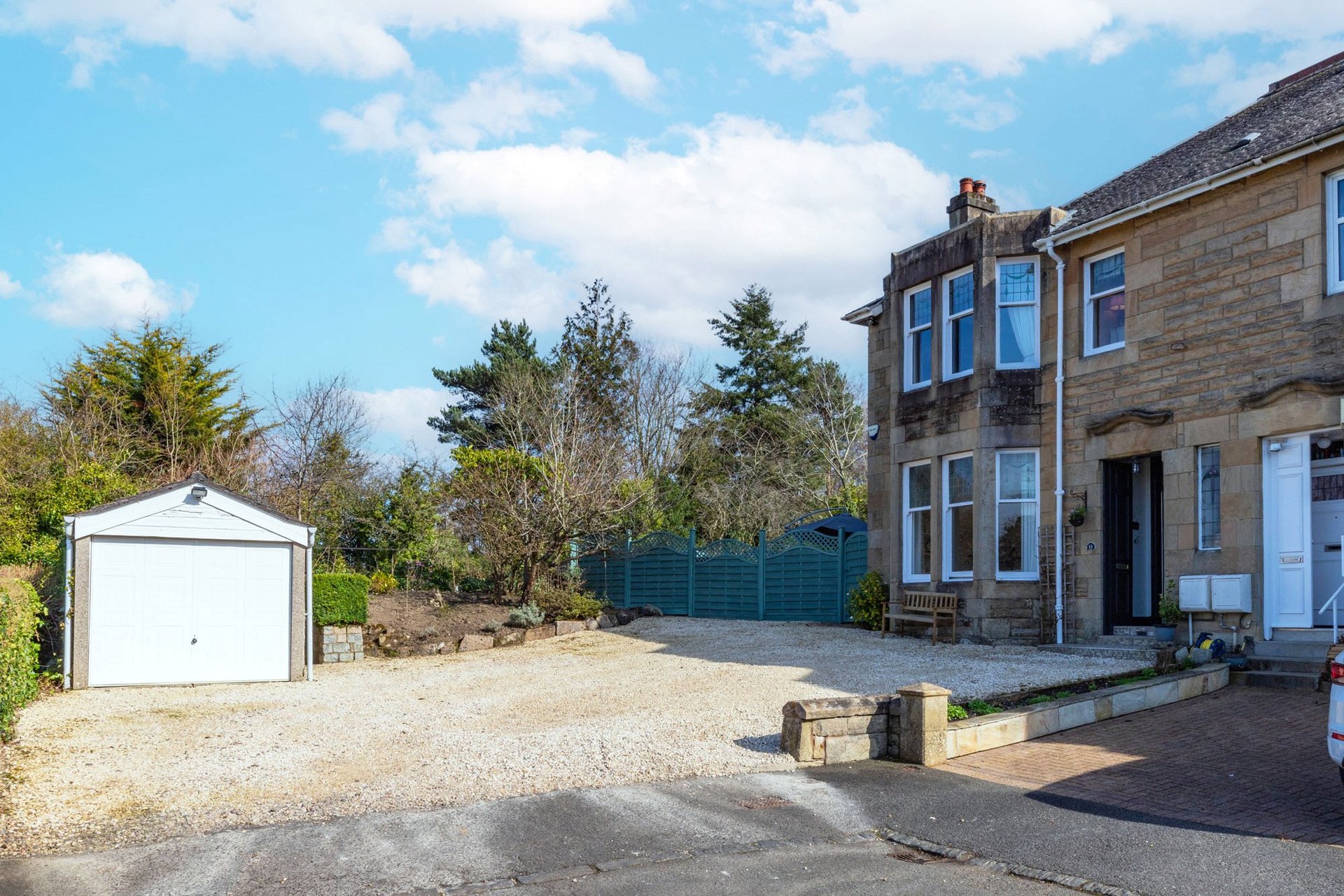 11 Queens Gate, Clarkston, Glasgow, G76 7HE - Picture #2