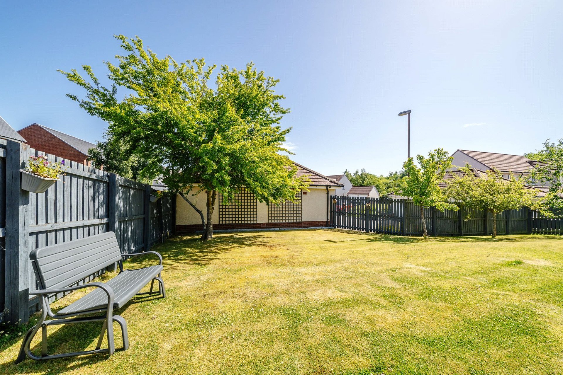 2 Burnbrae View, Bonnyrigg, EH19 3BZ - Picture #33