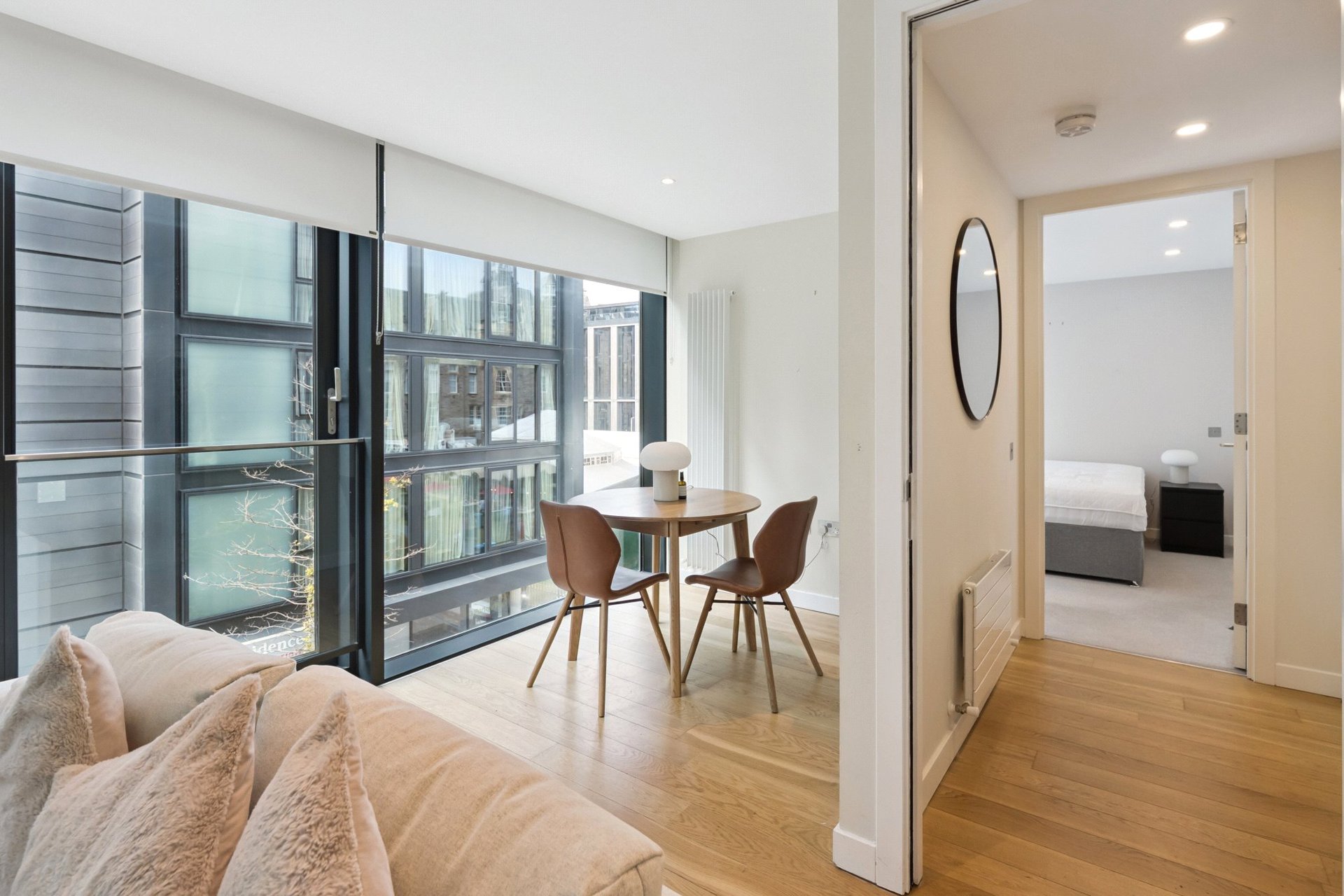 Flat 7, 35 Simpson Loan, Edinburgh, EH3 9GH - Picture #4