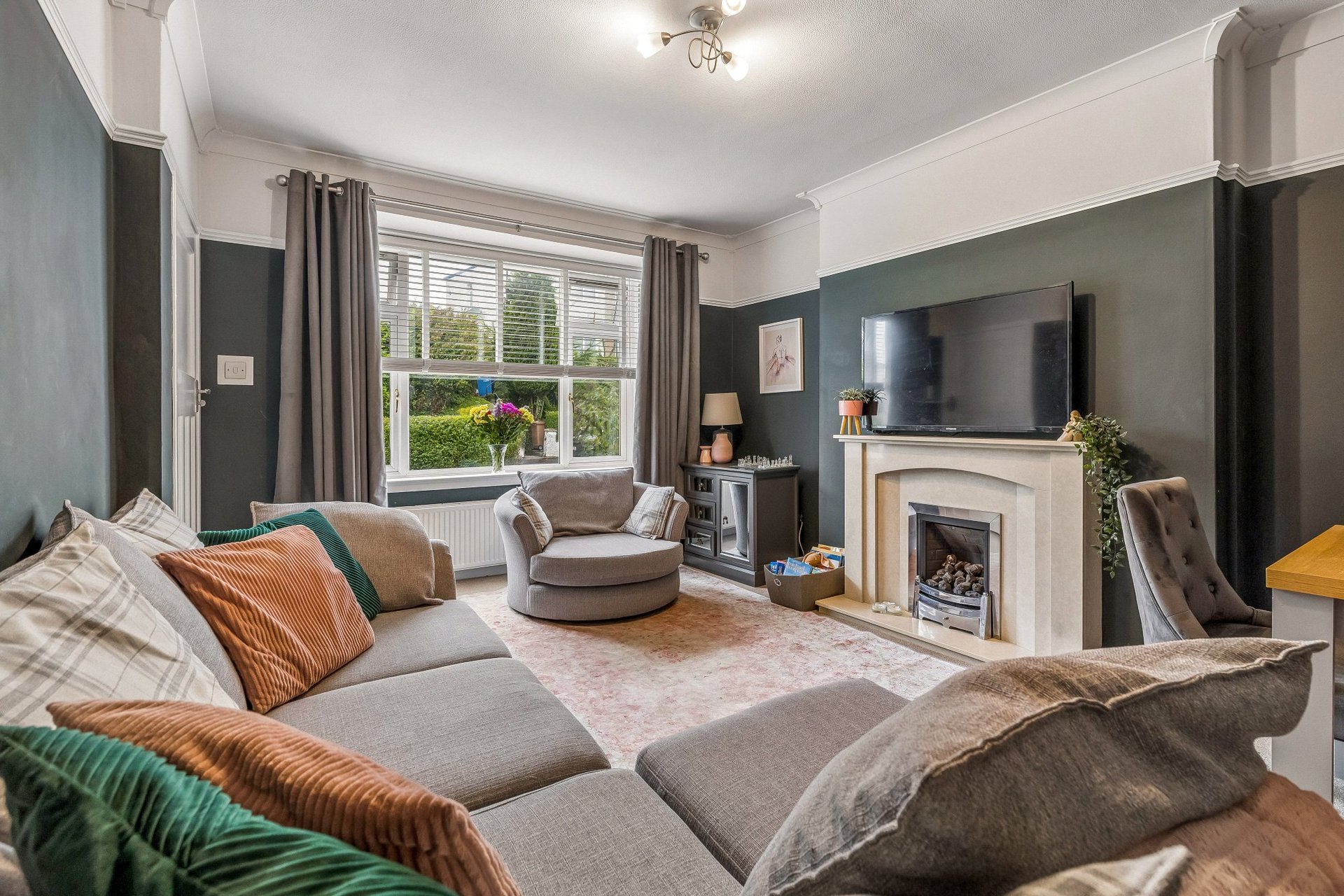 106 Stamperland Gardens, Clarkston, Glasgow, G76 8NR - Picture #2