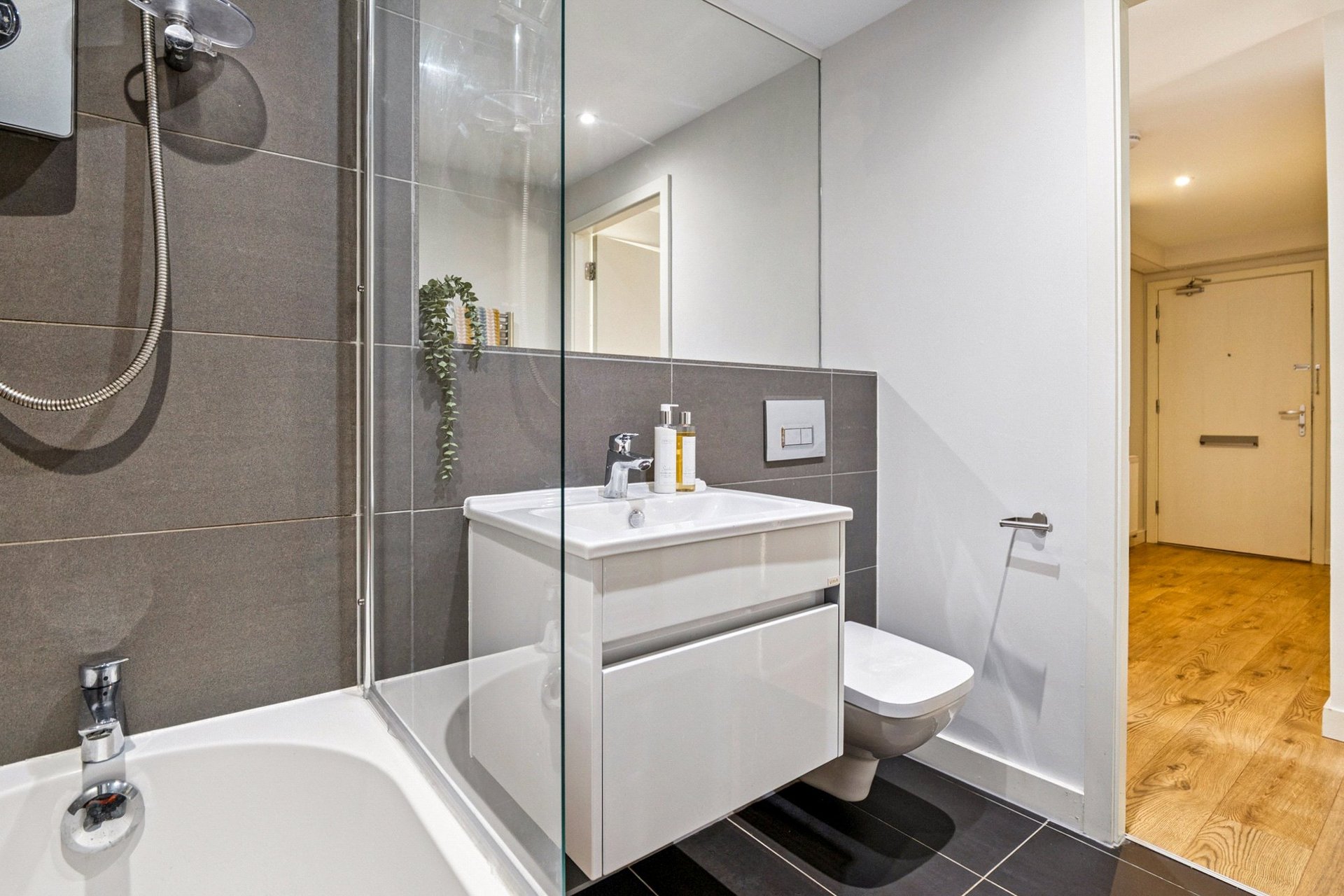 Flat 5, 4 Ropemaker Street, Edinburgh, EH6 7AN - Picture #16