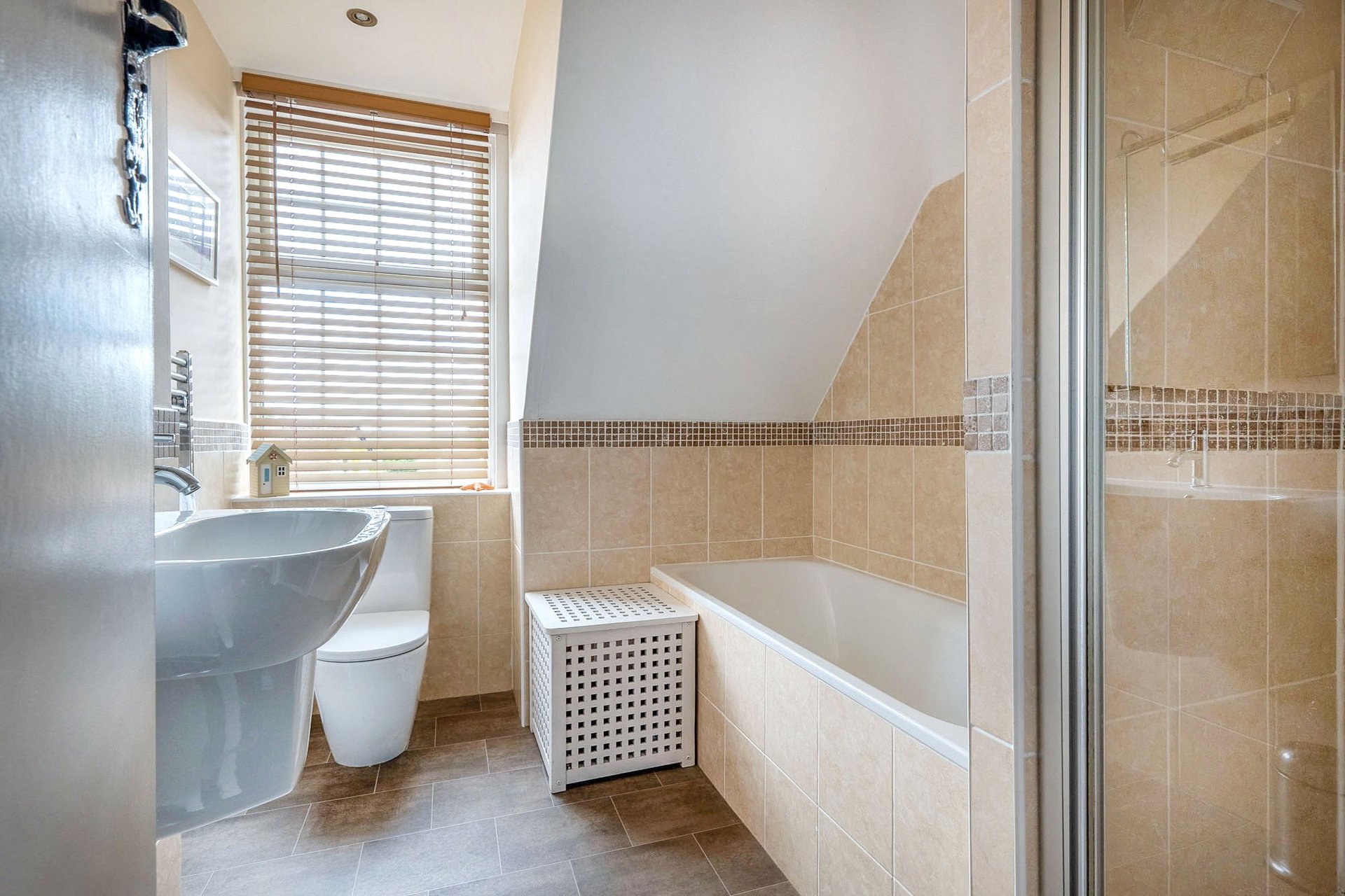 31 Polbae Crescent, Eaglesham, Glasgow, East Renfrewshire, G76 0LR - Picture #19