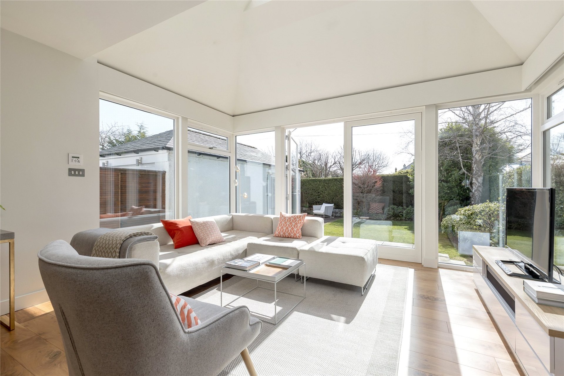 5 Hillpark Road, Edinburgh, EH4 7AR - Picture #5