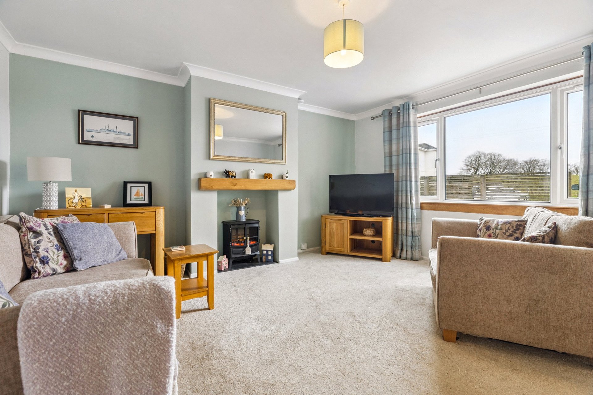 192 Bonnyton Drive, Eaglesham, Glasgow, East Renfrewshire, G76 0NG - Picture #2