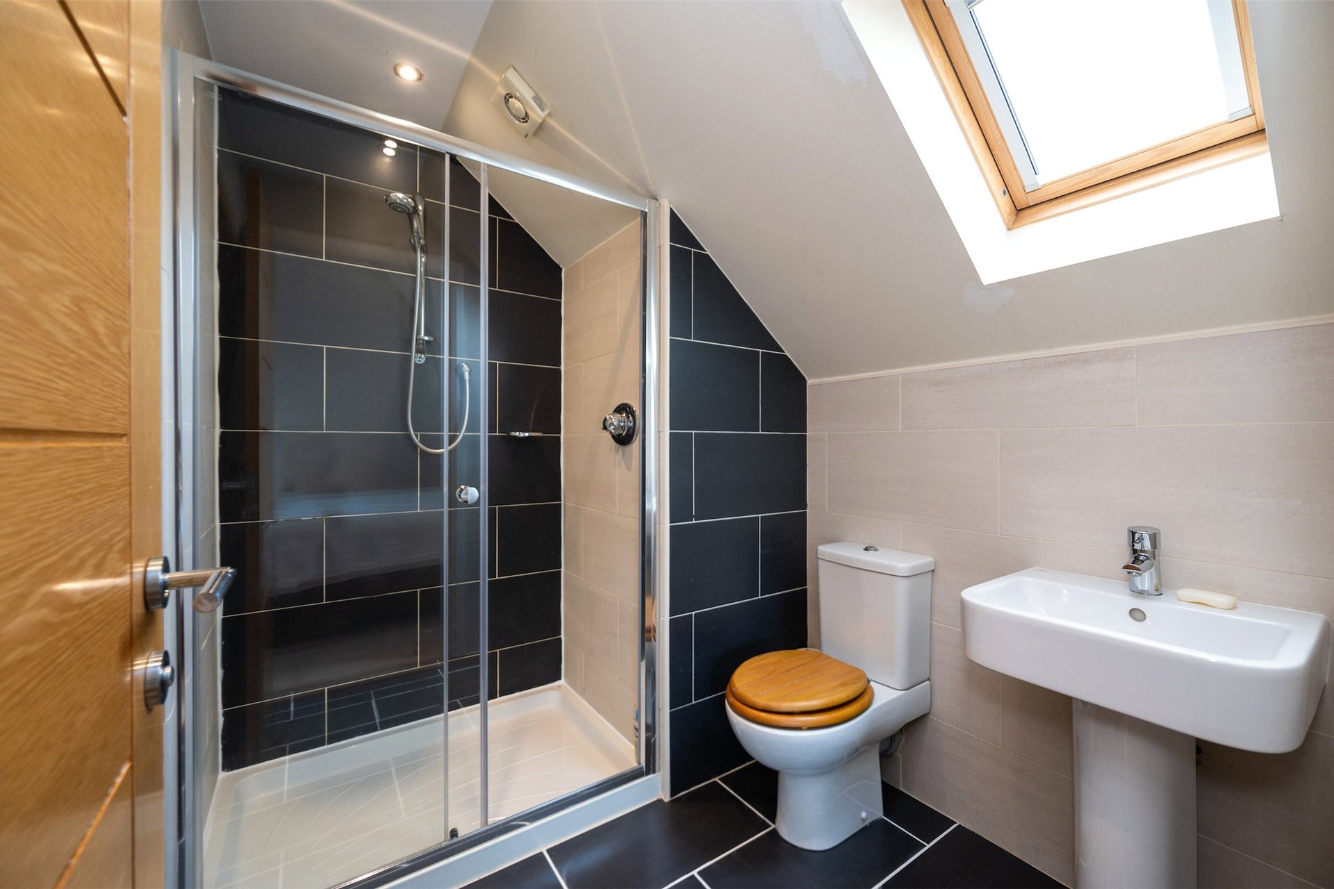 32 Oakbank Crescent, Perth, Perth and Kinross, PH1 1DF - Picture #18