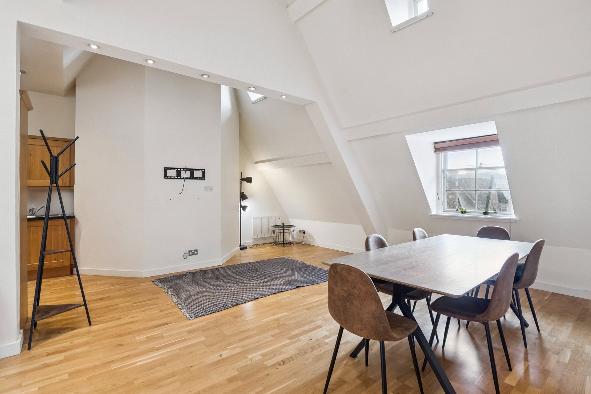 Flat 44, 5 Drummond Street, Edinburgh, Midlothian, EH8 9TT - Picture #2