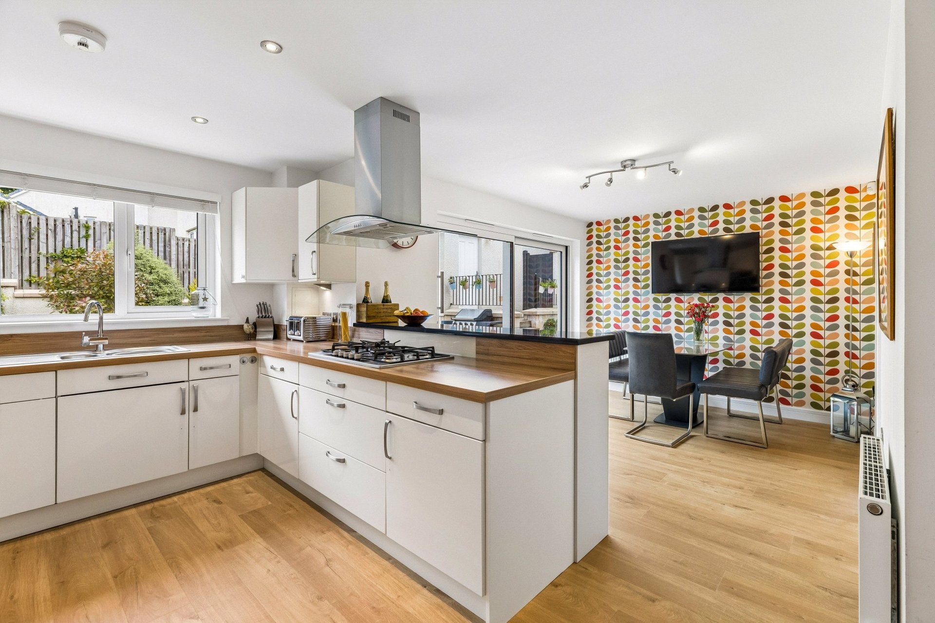 1 Hillfield Drive, Newton Mearns, Glasgow, G77 6GD - Picture #11