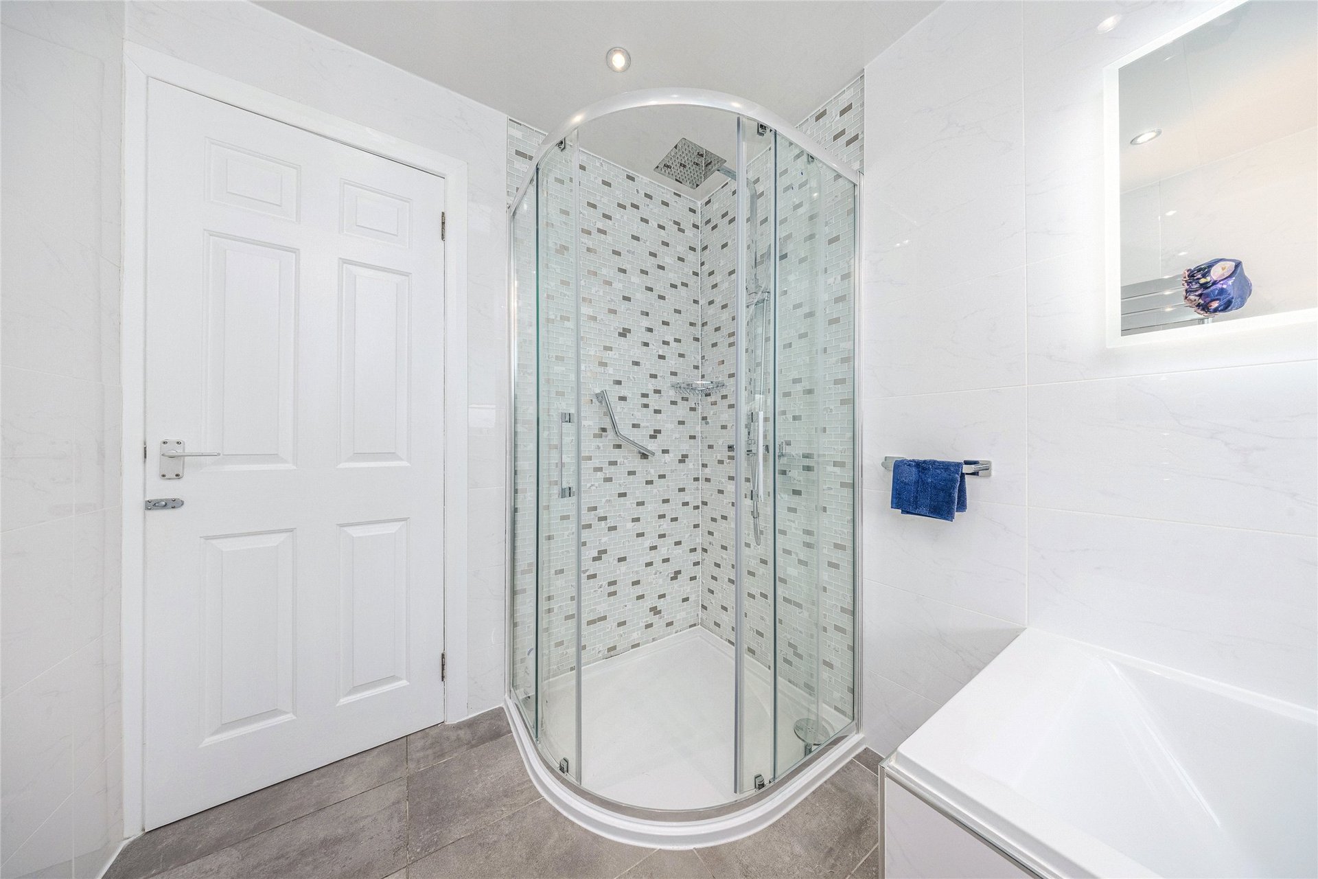 105 Stockiemuir Avenue, Bearsden, G61 3LX - Picture #24