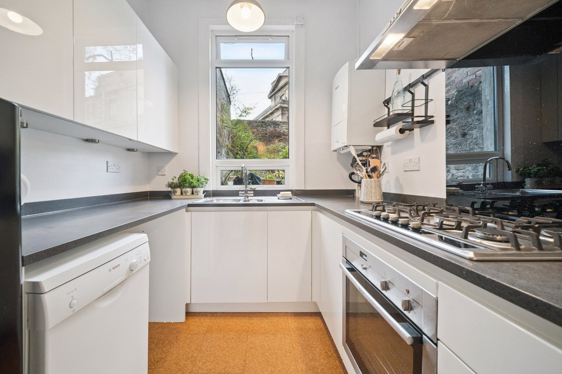 21/2 North Junction Street, Edinburgh, EH6 6HW - Picture #6