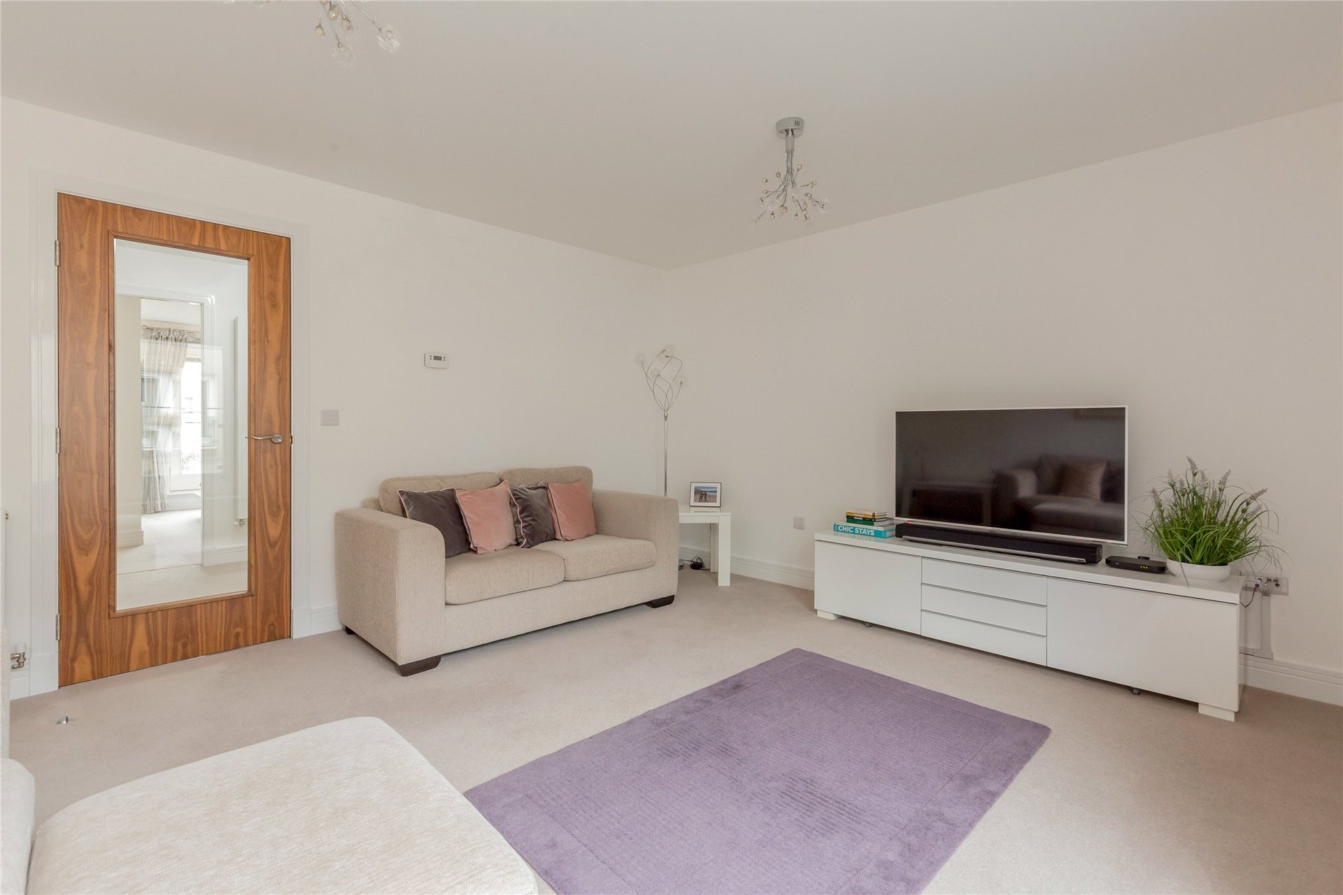 18 Larkfield Gardens, Edinburgh, EH5 3QA - Picture #6