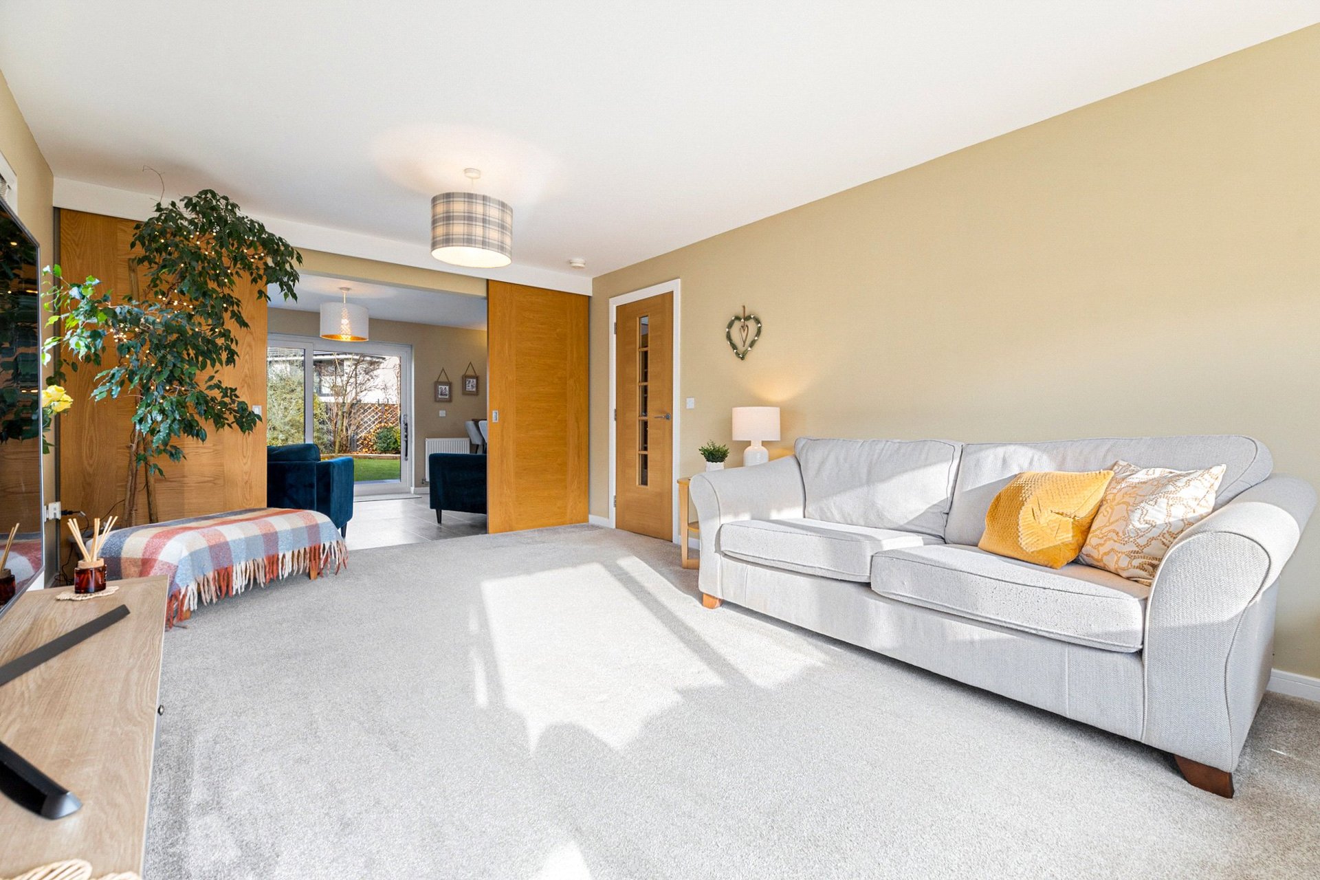 93 Aldton Park, Newton Mearns, Glasgow, G77 5US - Picture #6