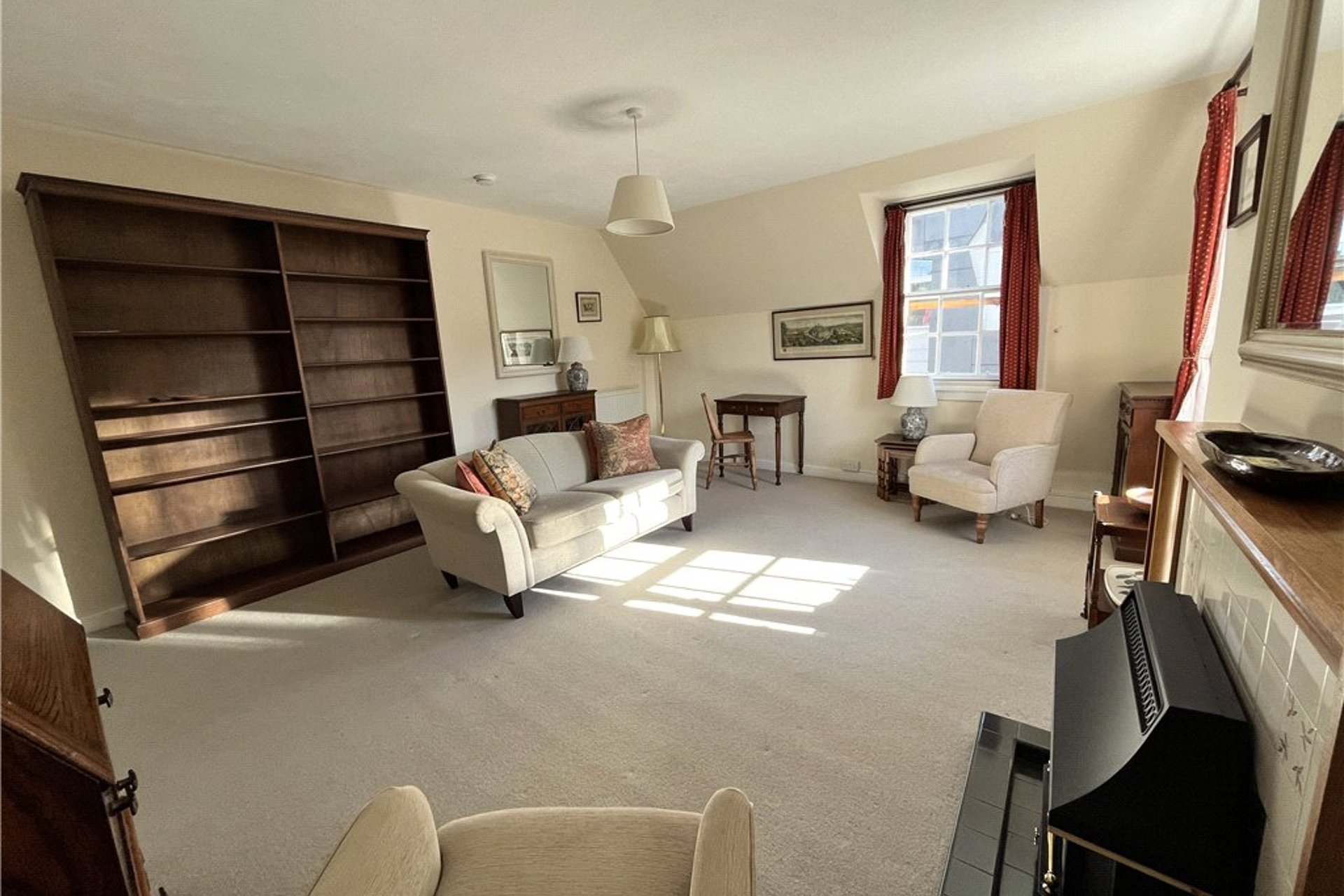 1/3 White Horse Close, 27 Canongate, Edinburgh, EH8 8BU - Picture #6