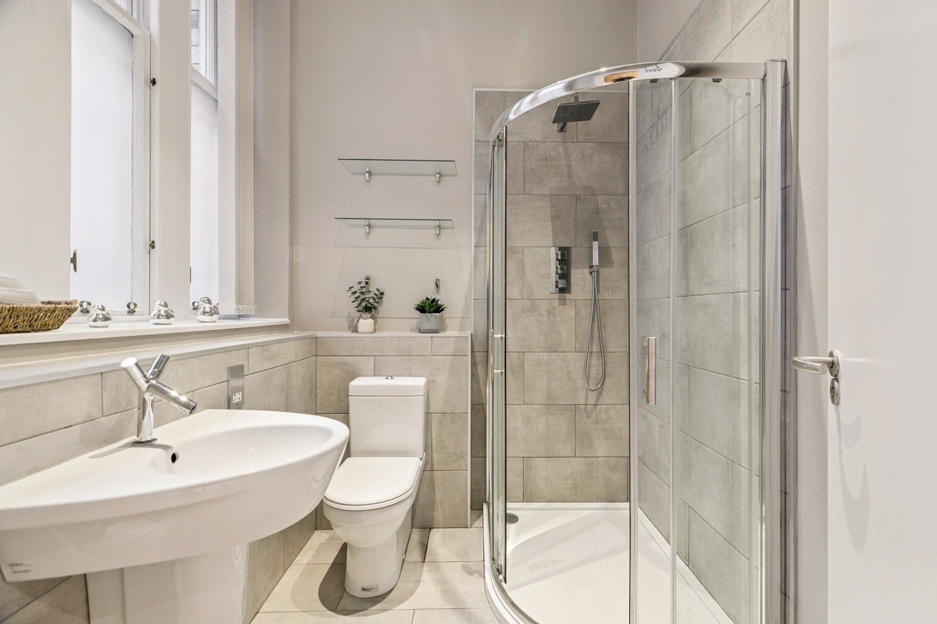 Flat 8 (3/2), 190 West George Street, Glasgow City, G2 2NR - Picture #13