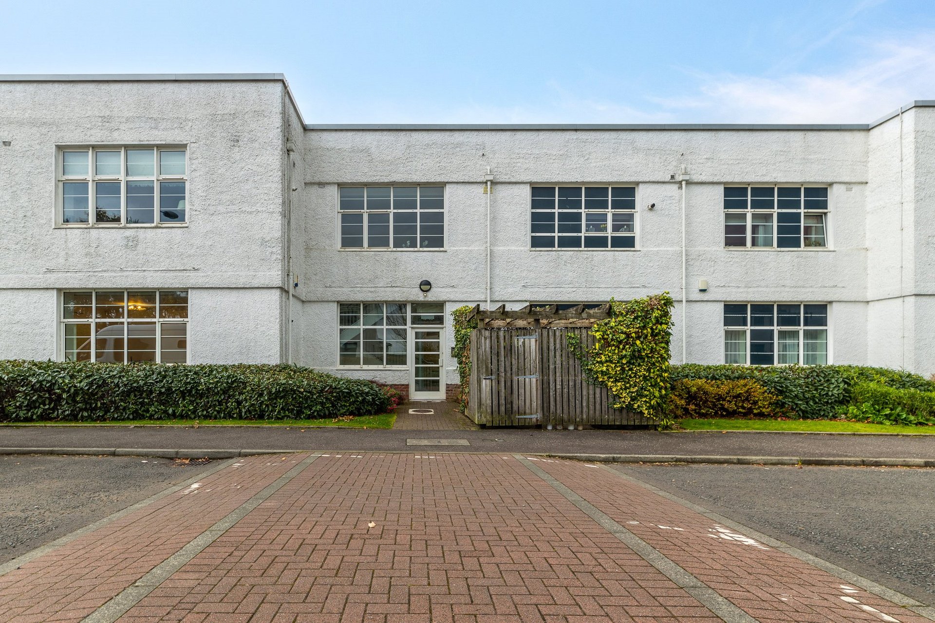 10 Canniesburn Quadrant, Bearsden, G61 1RW - Picture #1