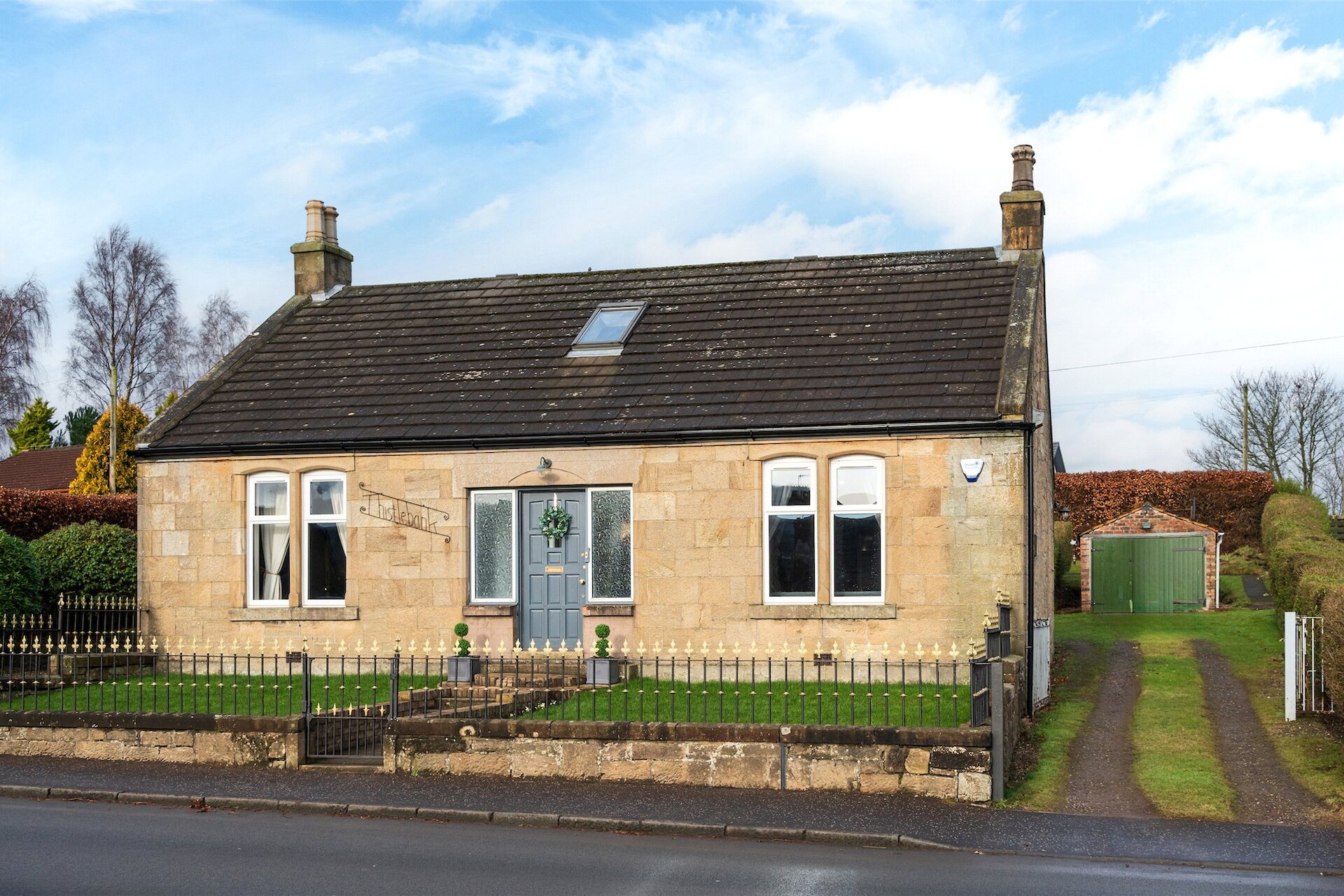 Thistlebank, Shieldhill Road, Reddingmuirhead, Falkirk, FK2 0DT - Picture #1