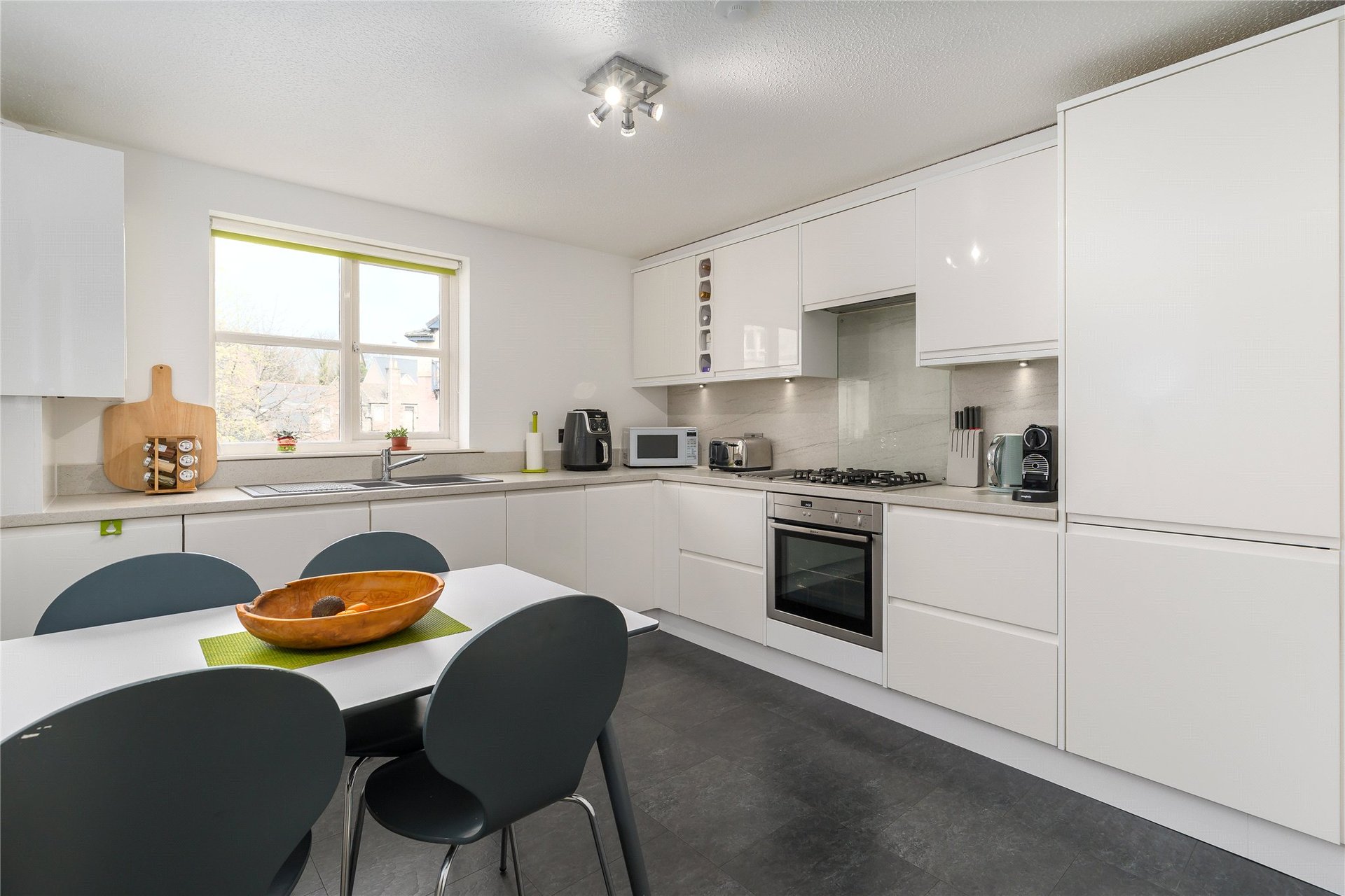 4/5 Russell Gardens, Edinburgh, Midlothian, EH12 5PG - Picture #4
