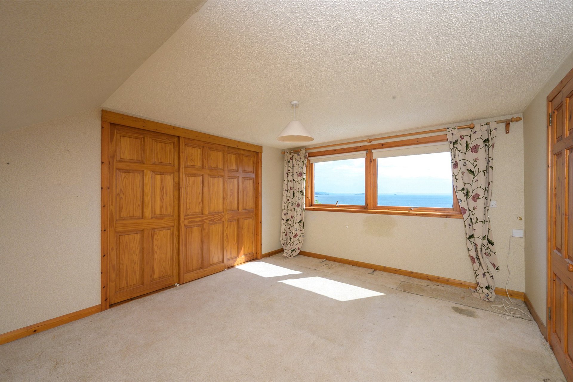 Cruicks Haining, 8 Ferryhills Road, North Queensferry, Inverkeithing, Fife, KY11 1HE - Picture #12