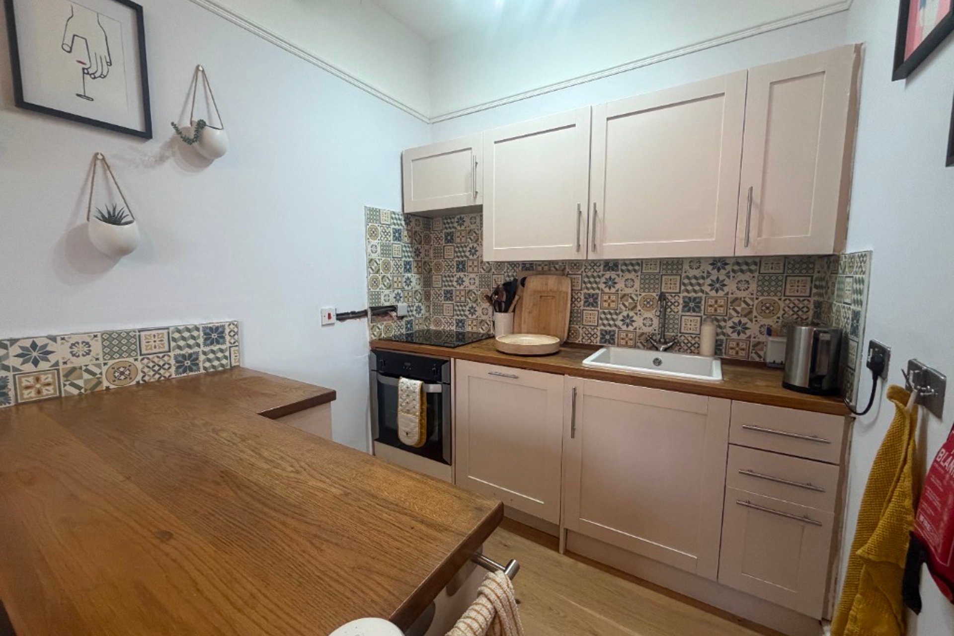 28 Milton Street, Abbeyhill, Edinburgh, EH8 8HA - Picture #3