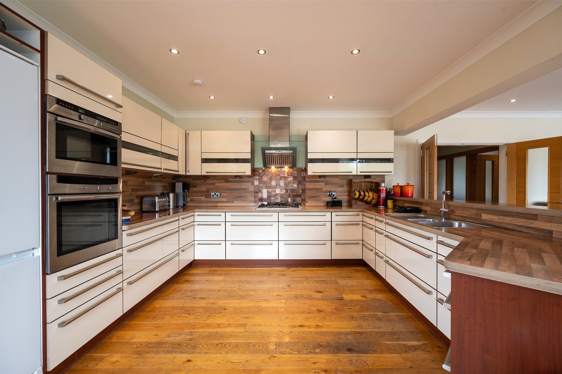 32 Oakbank Crescent, Perth, Perth and Kinross, PH1 1DF - Picture #5