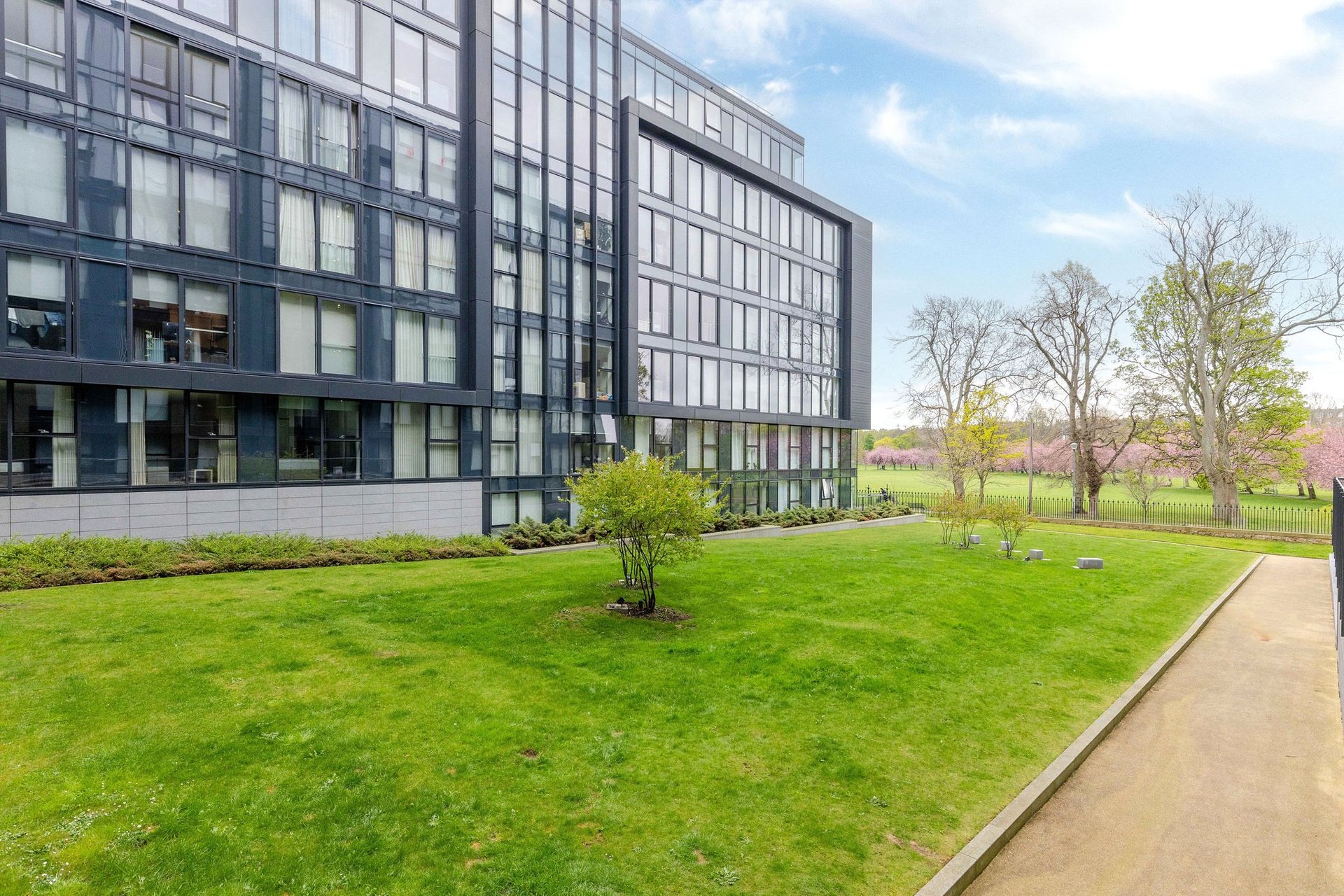 Flat 41, 3 Simpson Loan, Edinburgh, Midlothian, EH3 9GZ - Picture #2