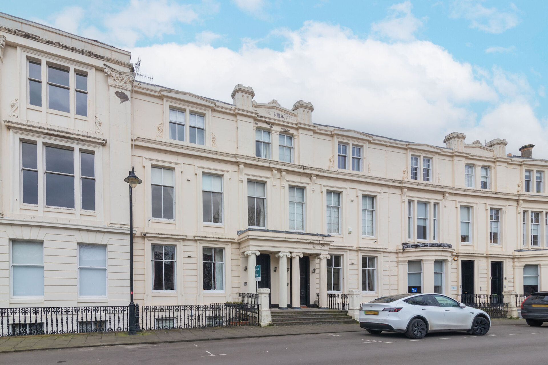 Main Door, 11 Royal Crescent, Glasgow, G3 7SL - Picture #1