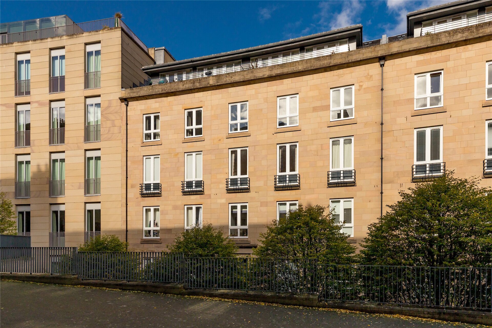 26/2 Fettes Row, Edinburgh, EH3 6RL - Picture #1