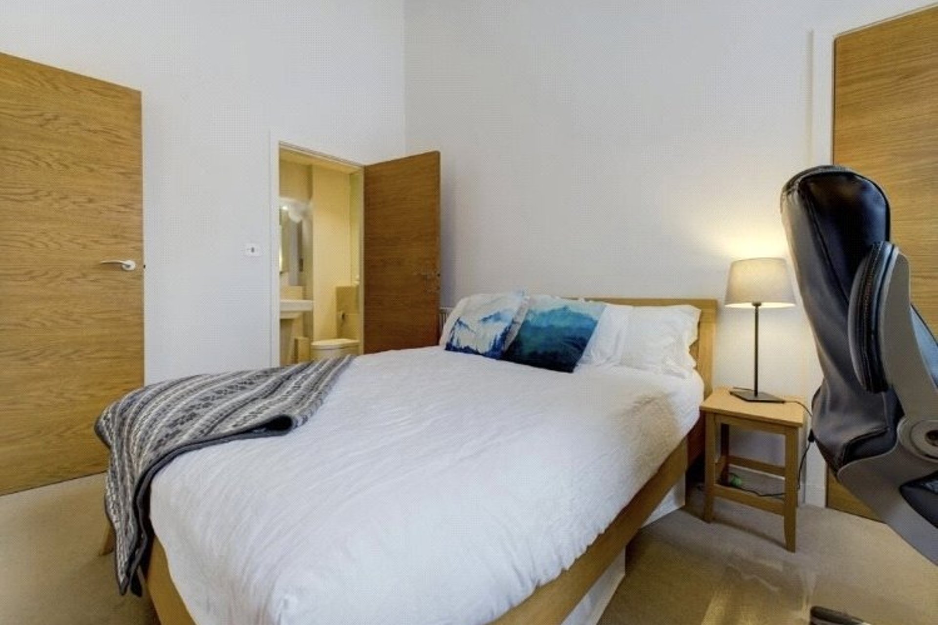 Flat 12, 19 Simpson Loan, Edinburgh, EH3 9BS - Picture #5