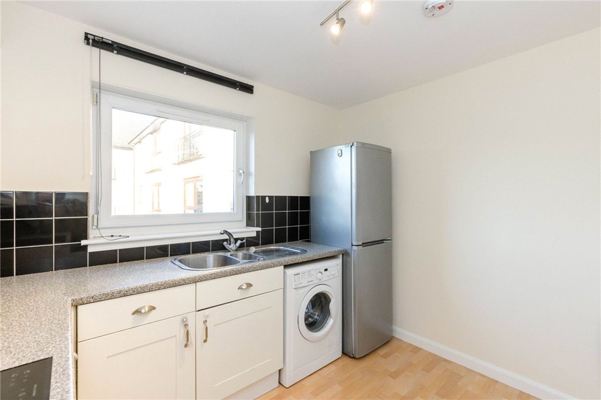 Flat 6, 9 Connaught Place, Edinburgh, Midlothian, EH6 4RQ - Picture #6