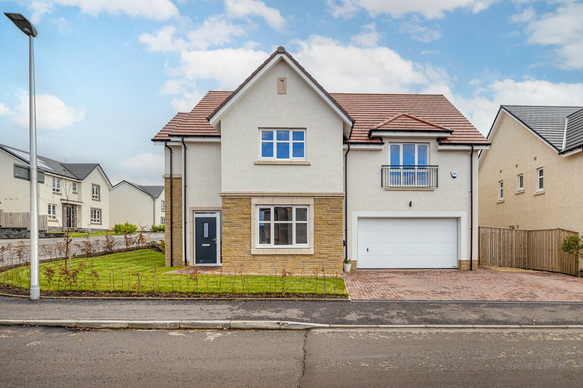 1 Knightley Gardens, Jackton, Glasgow, South Lanarkshire, G75 7DN - Picture #1
