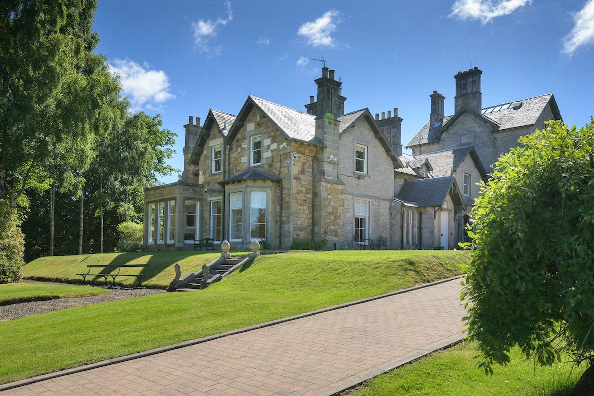 Loganbank House, Milton Bridge, Penicuik, Midlothian, EH26 0NY - Picture #1