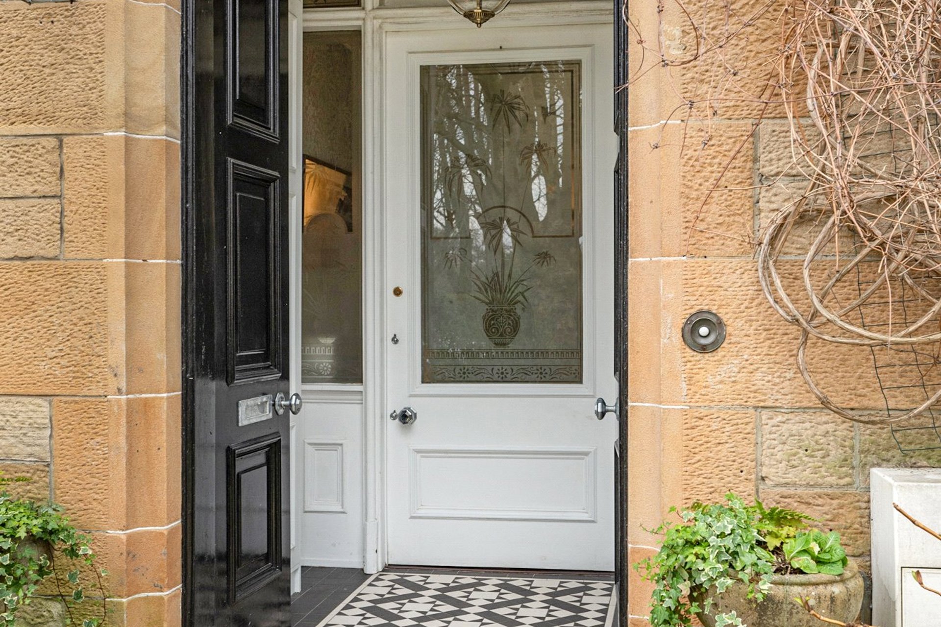 121 Terregles Avenue, Pollokshields, Glasgow, G41 4DG - Picture #2