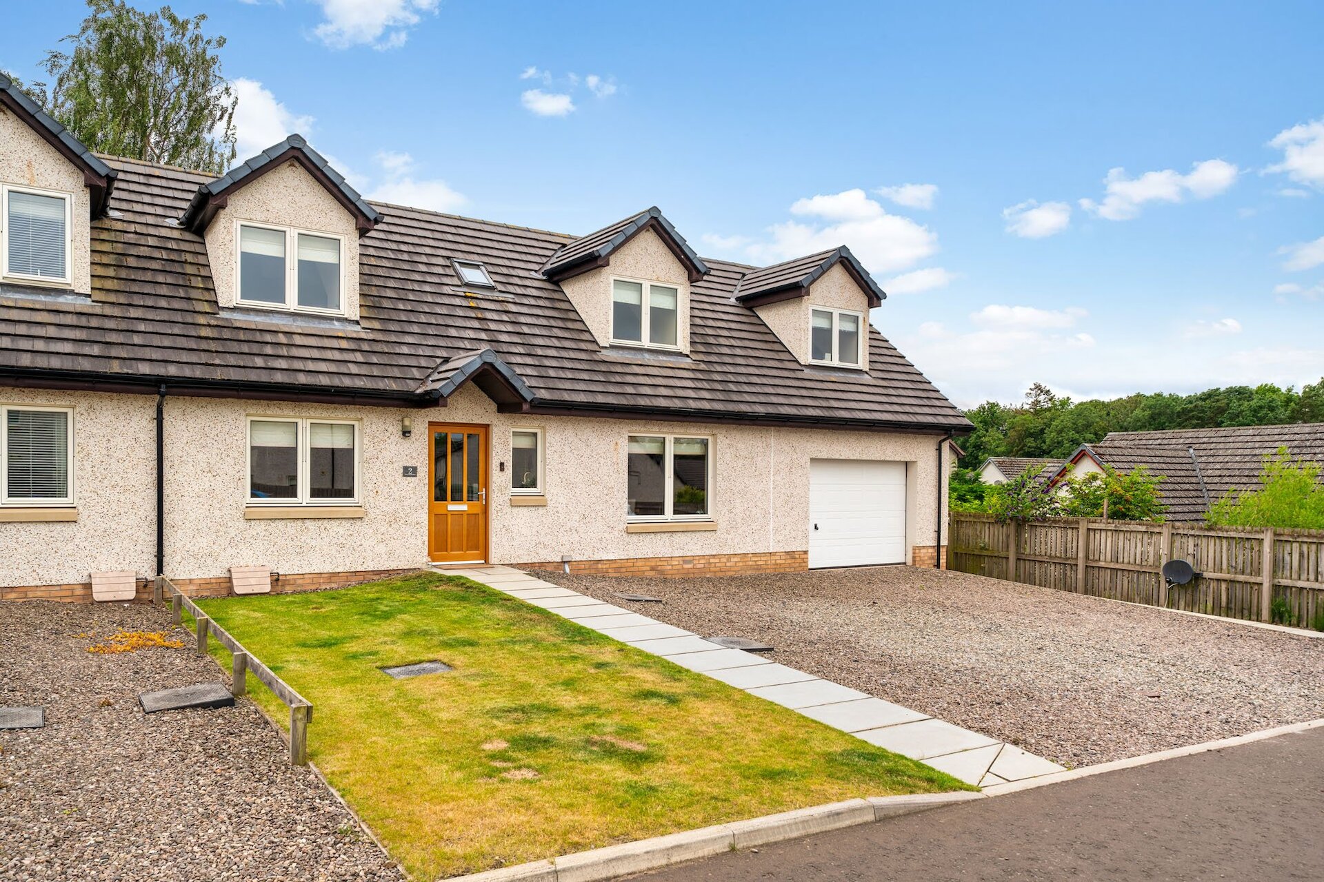 2 Peter Crawford Place, Kelso, Scottish Borders, TD5 7FE - Picture #1