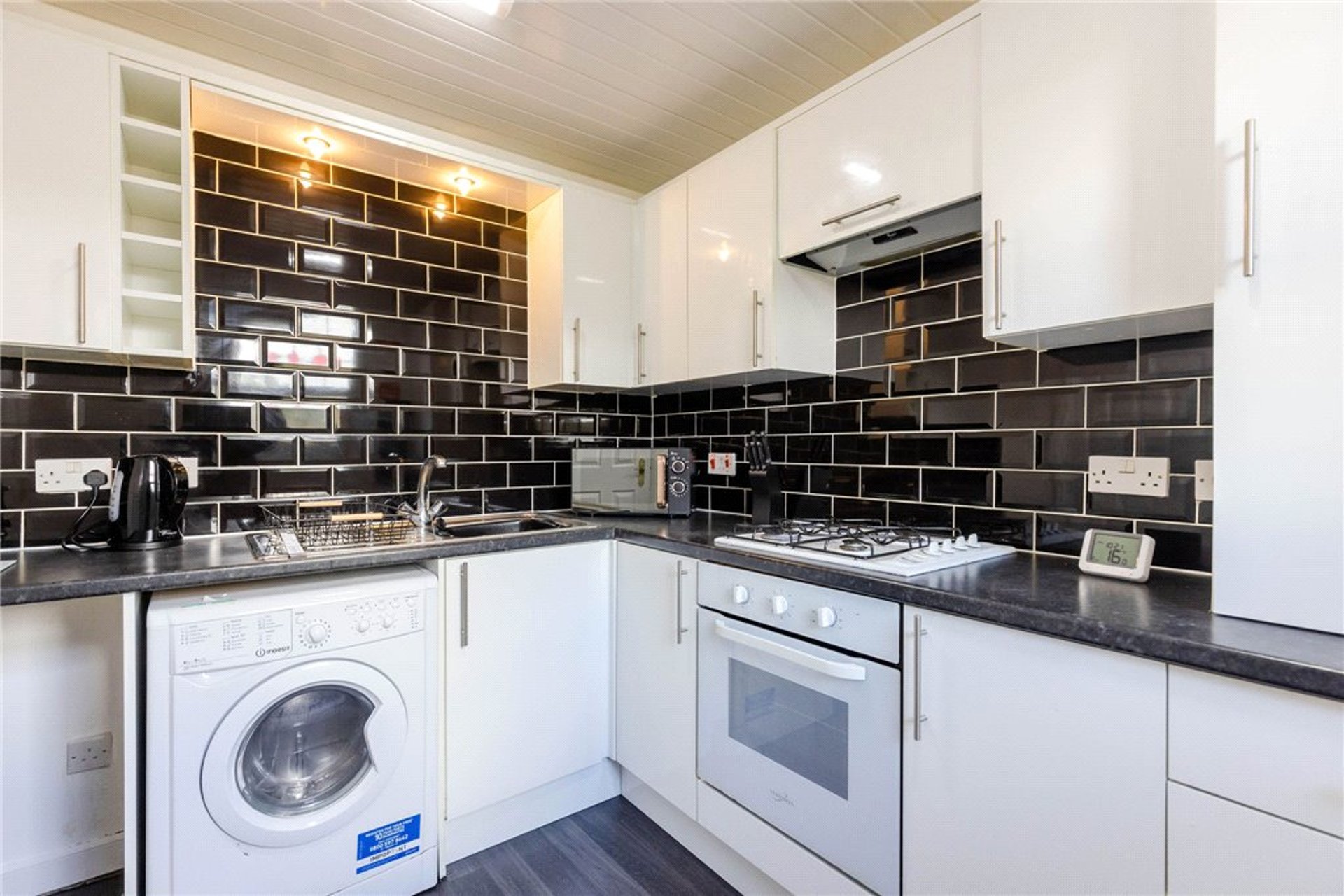 104 Burnvale, Livingston, West Lothian, EH54 6DQ - Picture #5