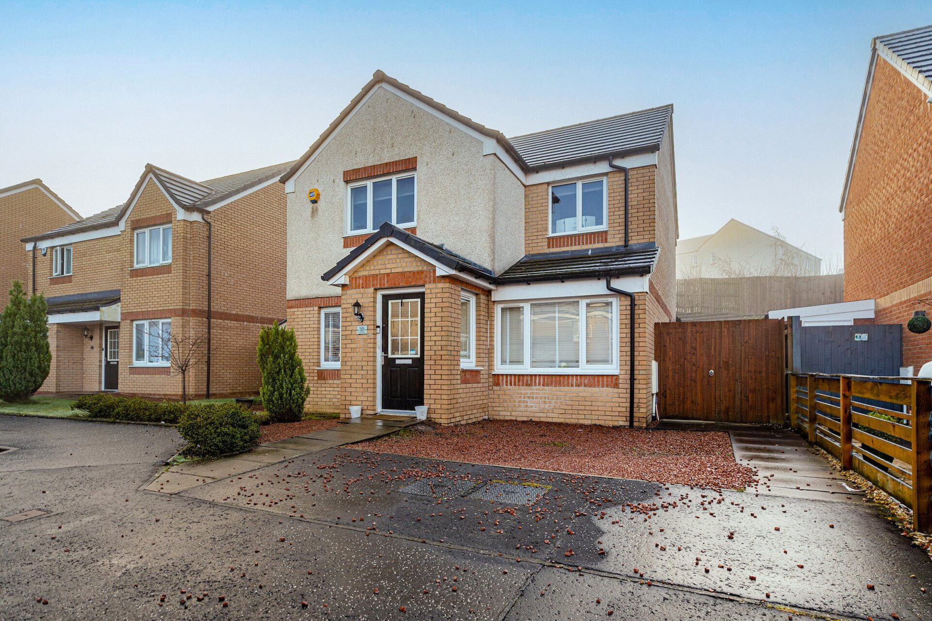 10 Clement Drive, Newton Mearns, Glasgow, G77 6WH - Picture #1