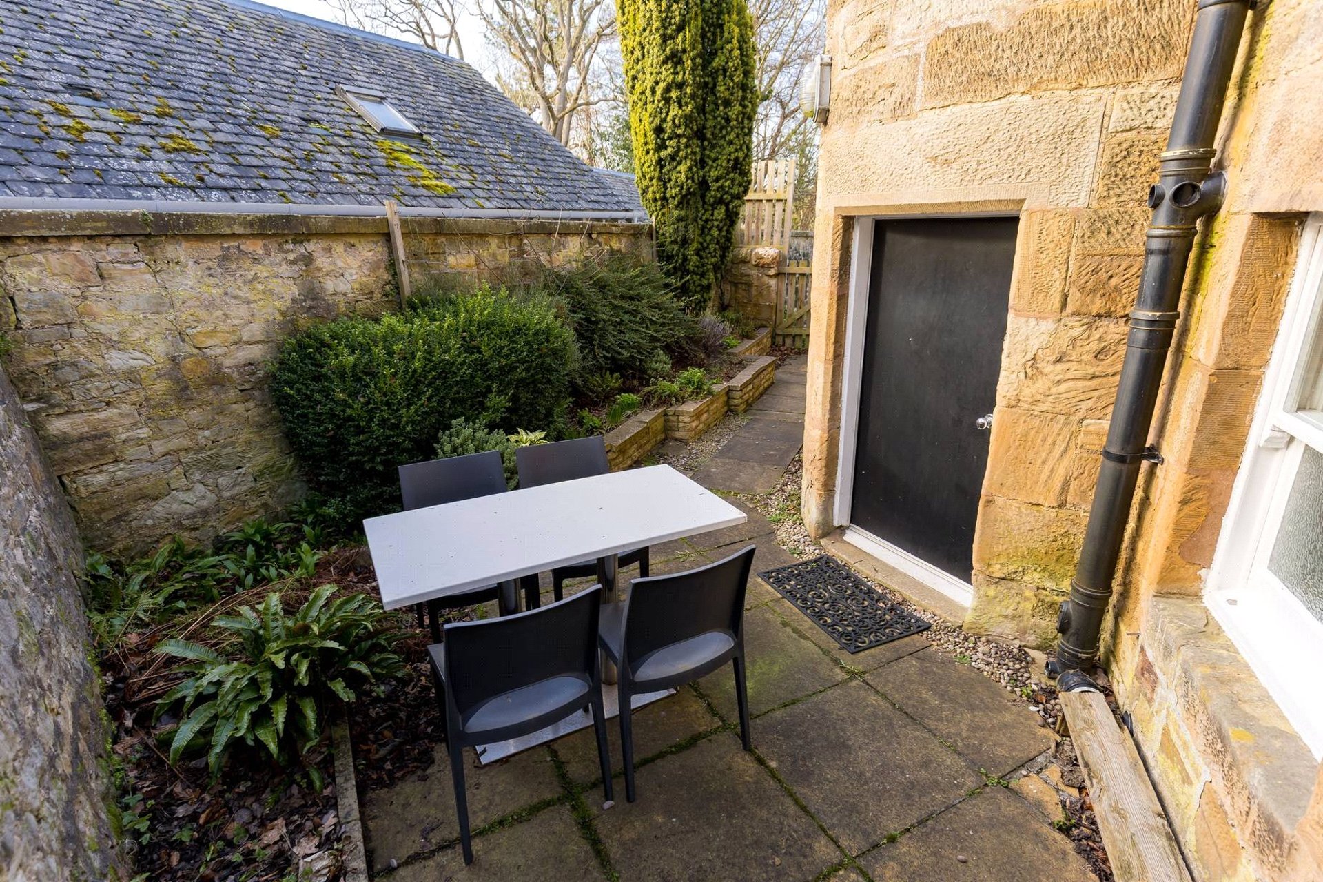 Briary House & Gate Lodge, Polton Bank, Lasswade, EH18 1JW - Picture #37