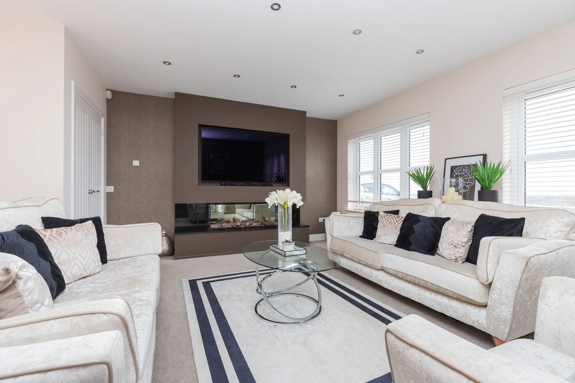 32 Duncolm View, Barrhead, Glasgow, East Renfrewshire, G78 2BS - Picture #2