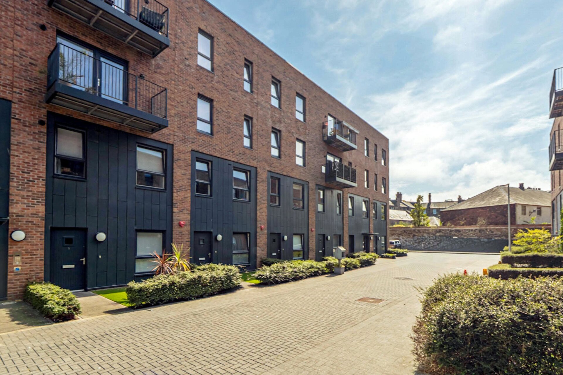 1/10 Chandler Crescent, Leith, Edinburgh, EH6 7AP - Picture #1