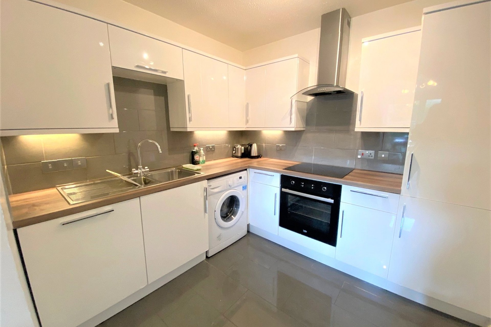 Flat 14, 25 Silvermills, Edinburgh, EH3 5BF - Picture #5