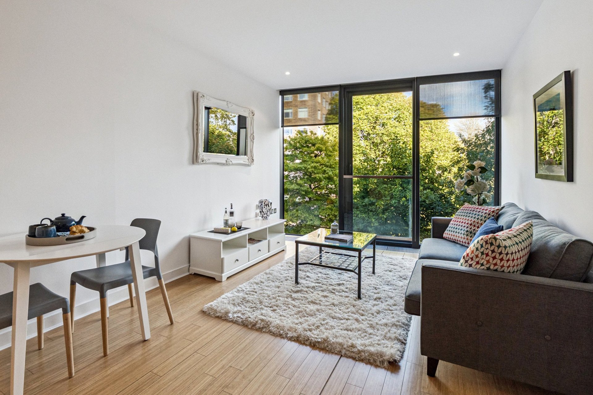 28/11 Simpson Loan, Edinburgh, Midlothian, EH3 9GG - Picture #2