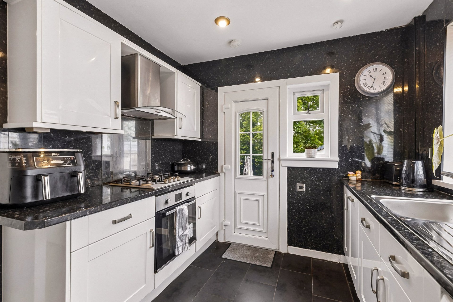 33 Whitton Drive, Giffnock, Glasgow, East Renfrewshire, G46 6EF - Picture #11