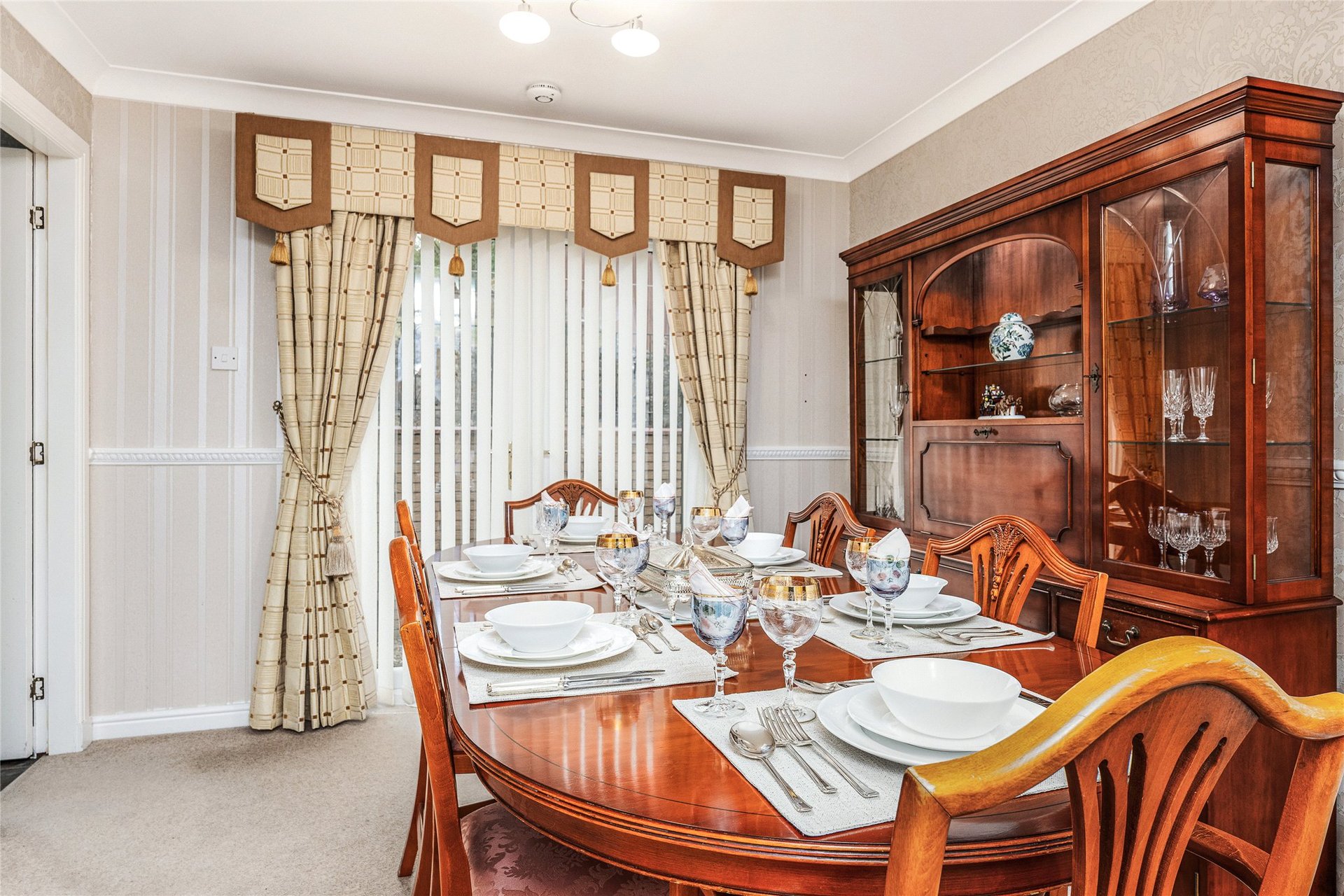 18 Dumbrock Road, Milngavie, G62 7RB - Picture #7