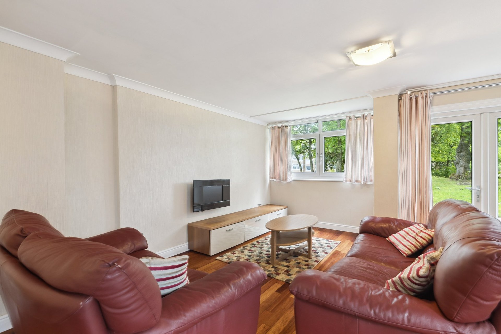 Flat 1, Bute Court, 30 Dirleton Drive, Glasgow, Glasgow City, G41 3BQ - Picture #2