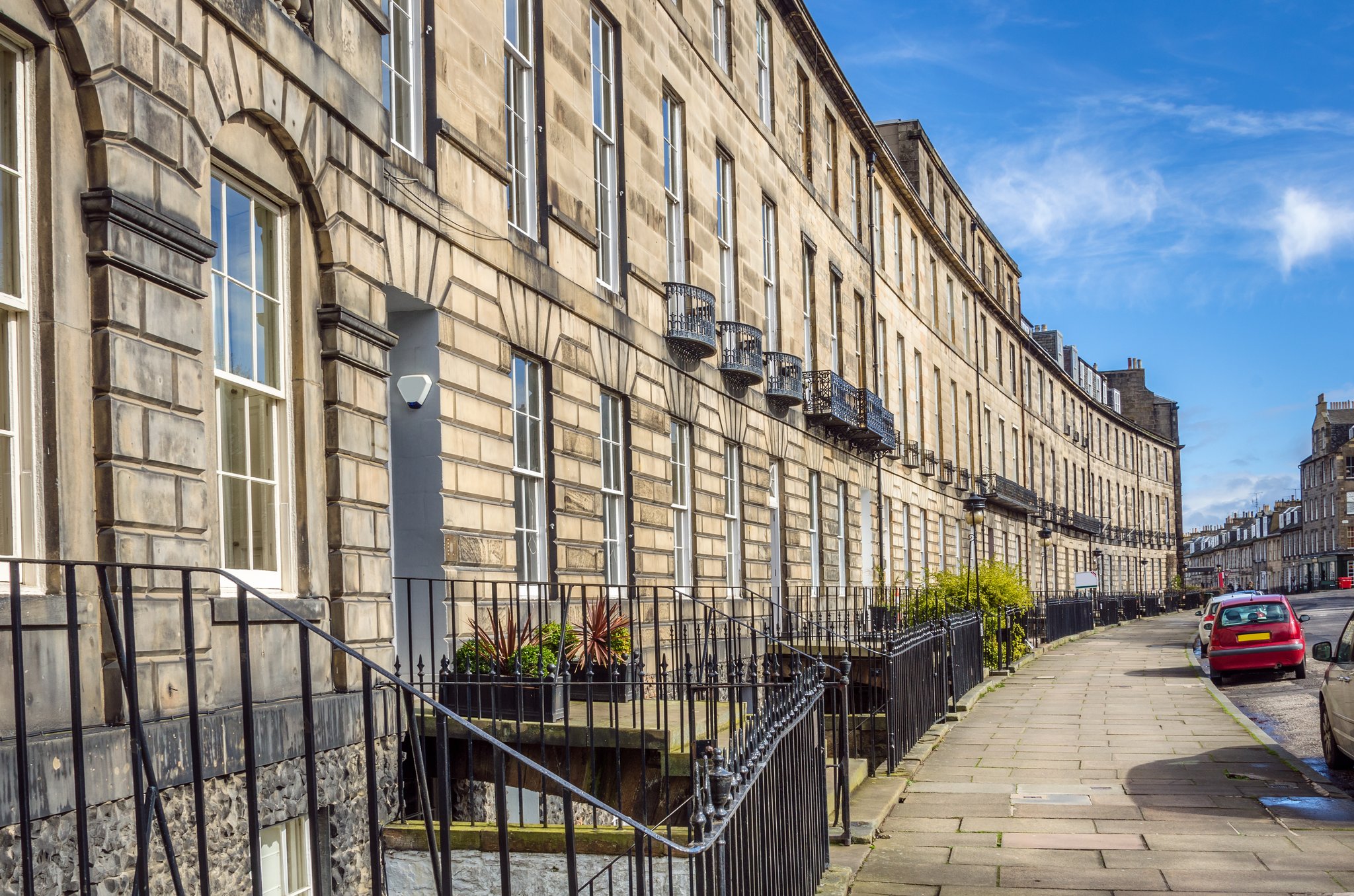 Images of townhouses in Edinburgh New Town
