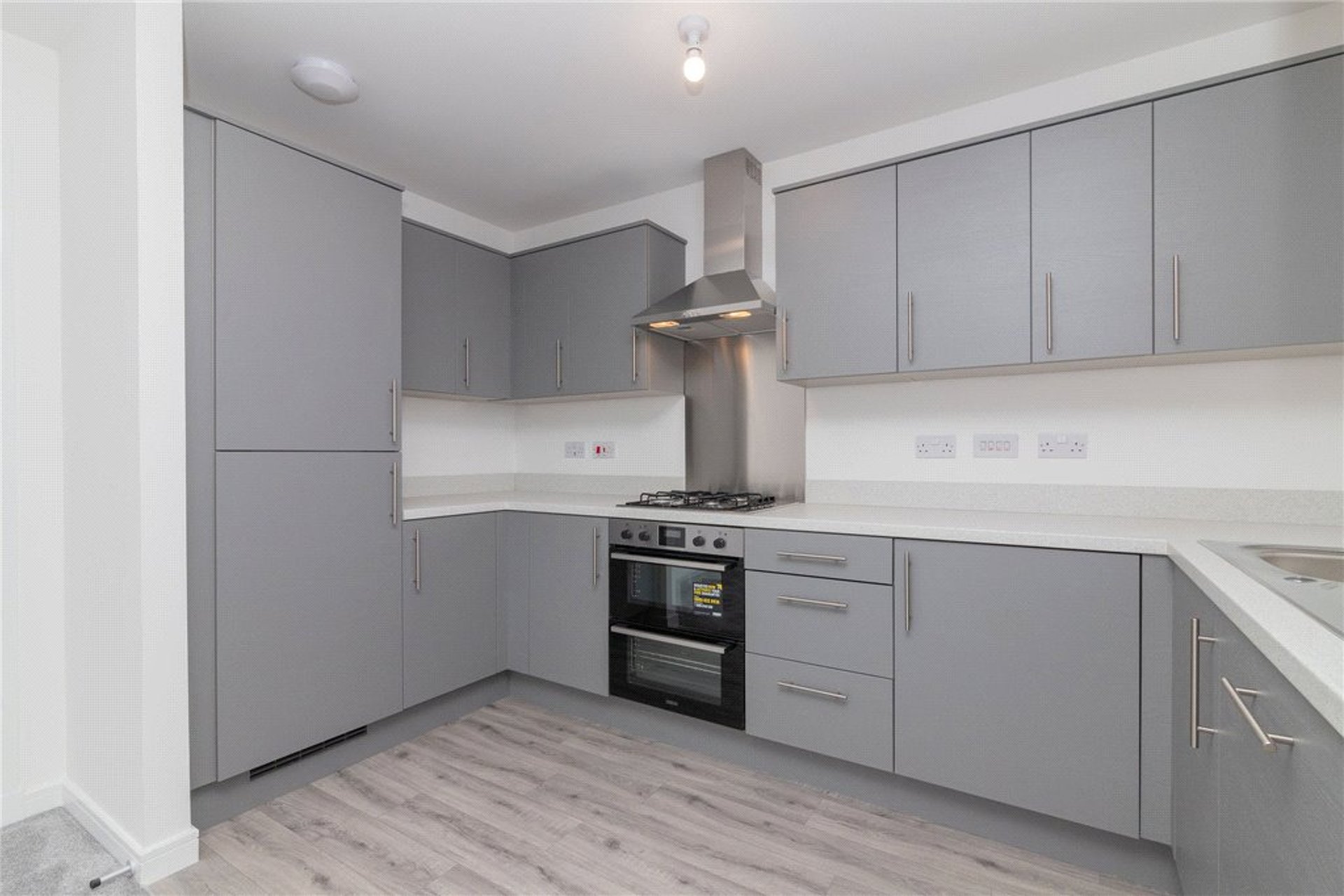 Flat 3/2, 233B Thornliebank Road, Glasgow, G46 7RG - Picture #5