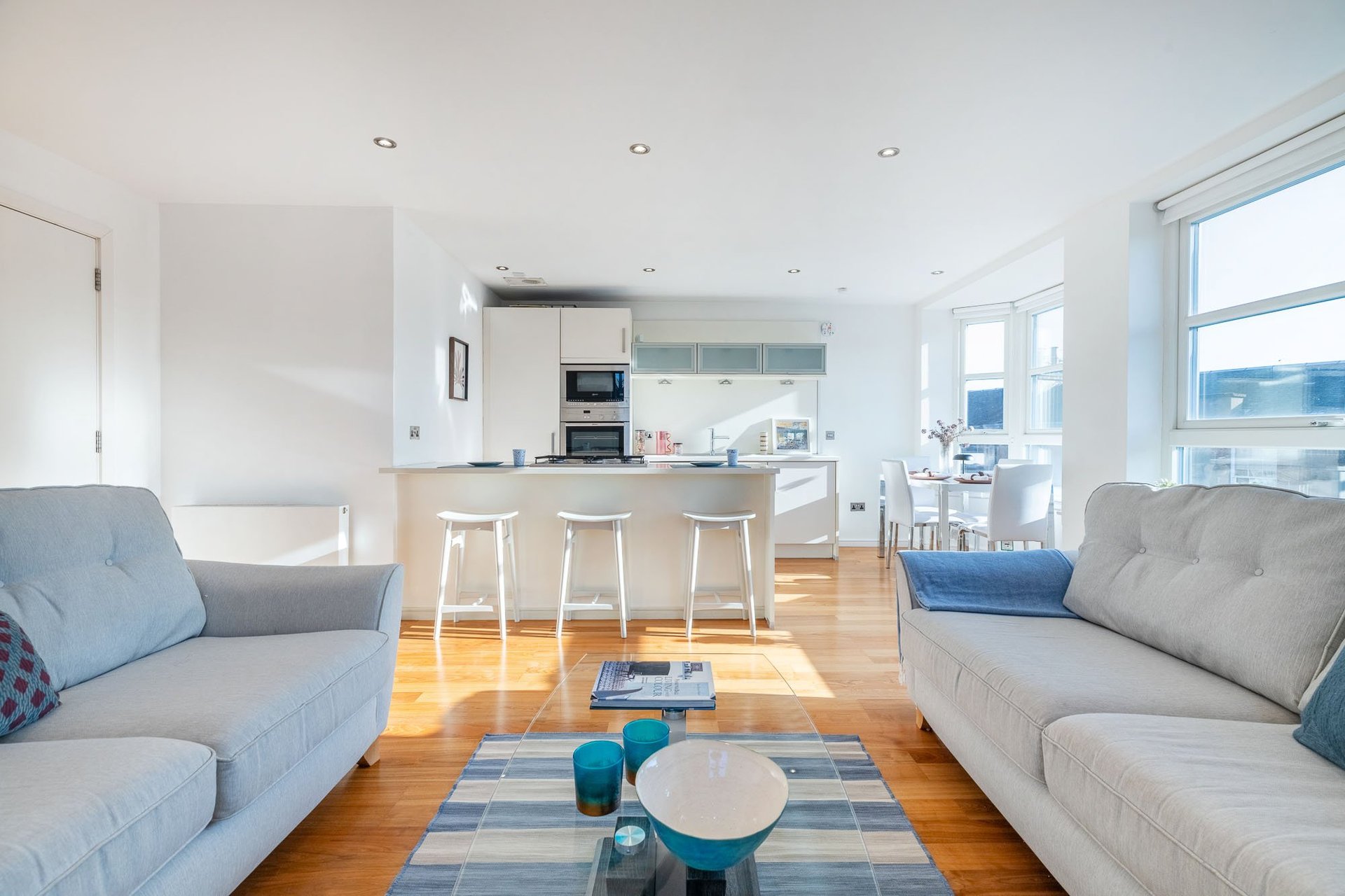 4/1 Park House, 10 Park Circus Place, Park, Glasgow, G3 6AN - Picture #2